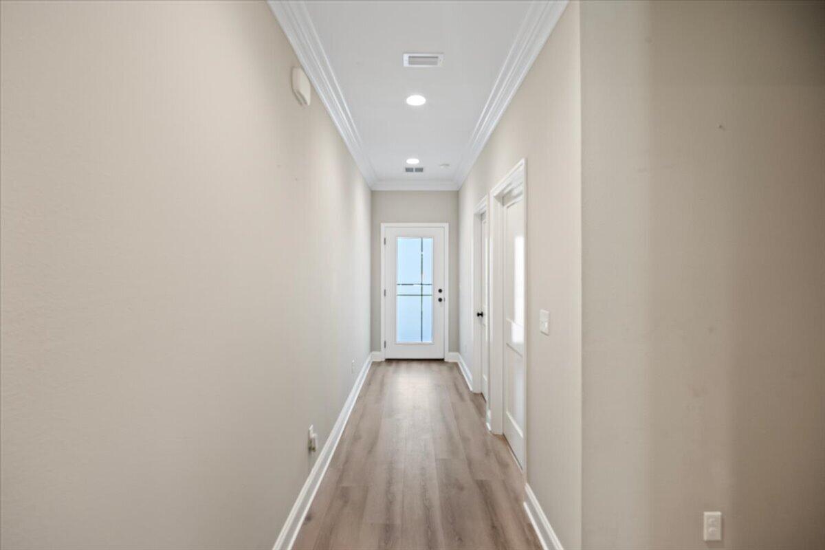 CRESCENT SHORES - Residential