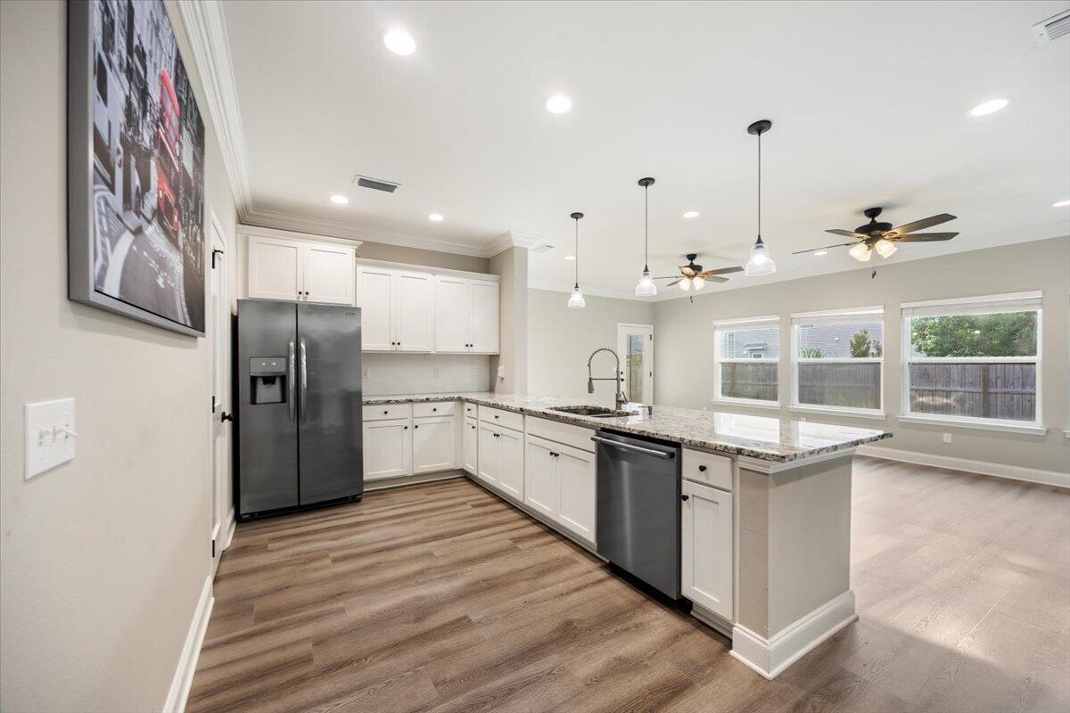 CRESCENT SHORES - Residential