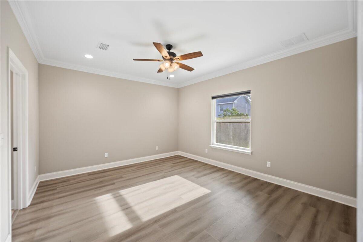 CRESCENT SHORES - Residential