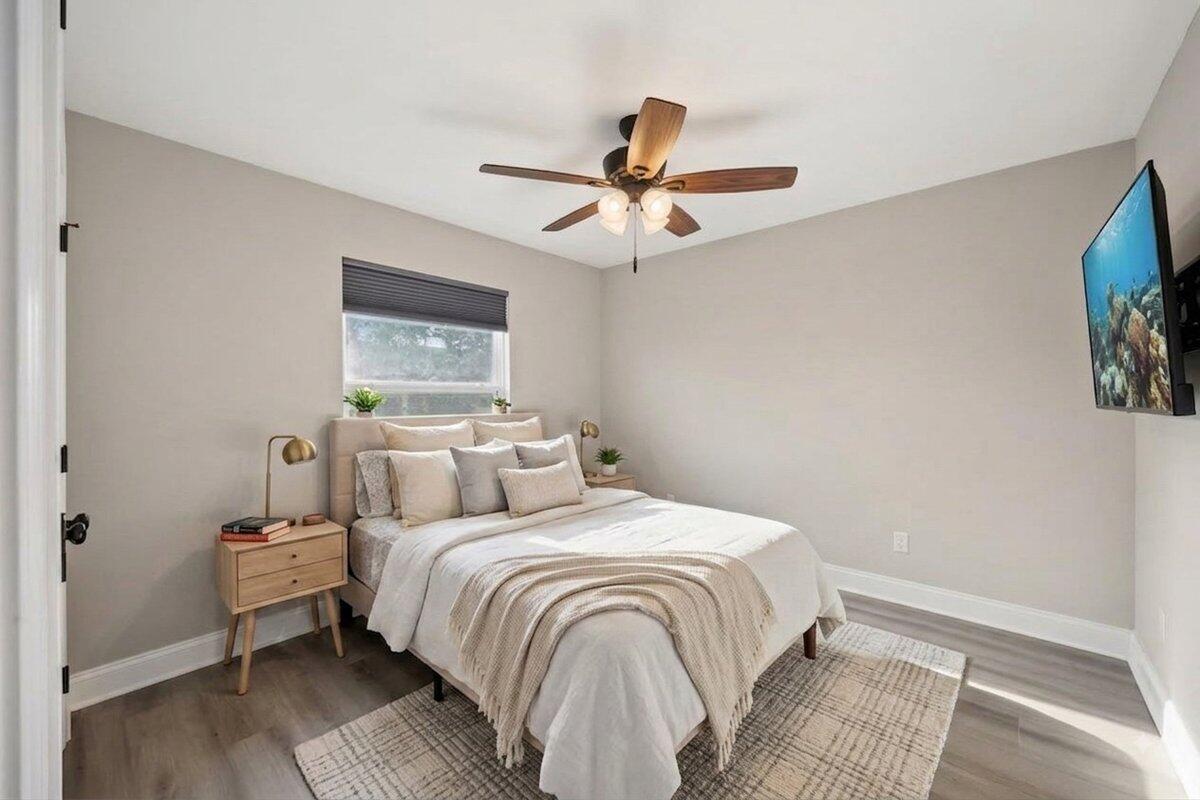 CRESCENT SHORES - Residential