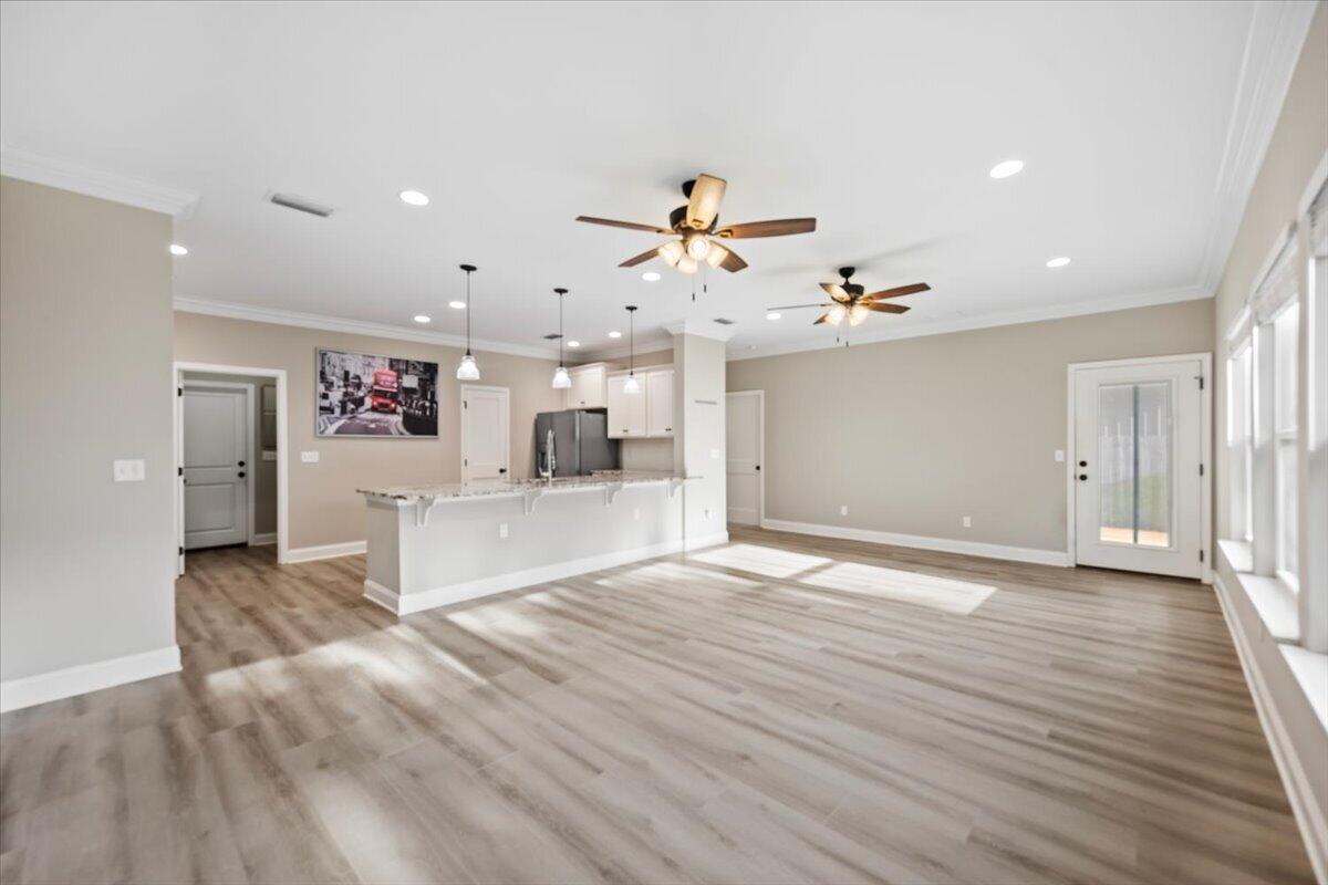 CRESCENT SHORES - Residential