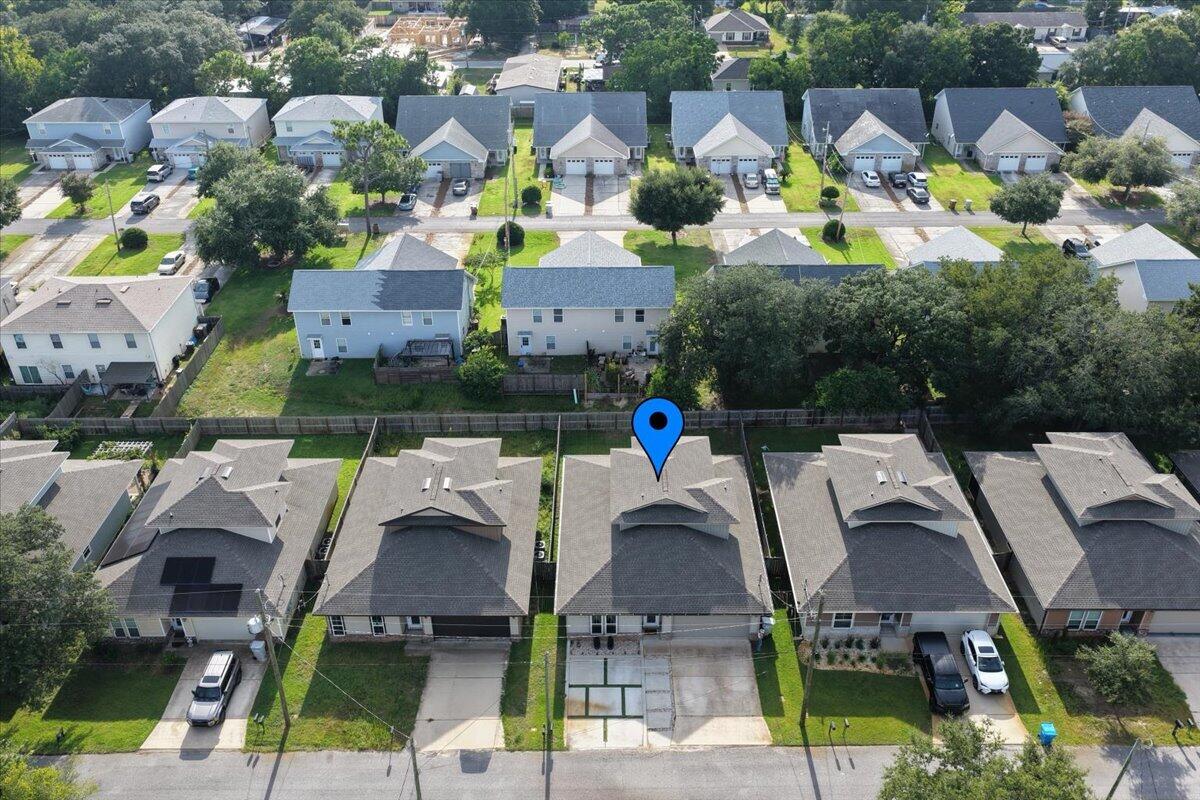 CRESCENT SHORES - Residential