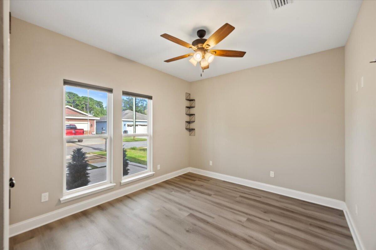 CRESCENT SHORES - Residential