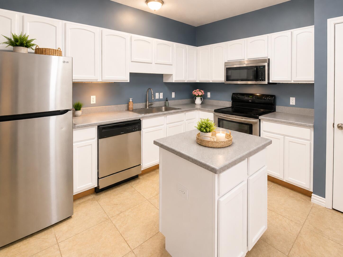 Dolphin Rd Condos - Residential