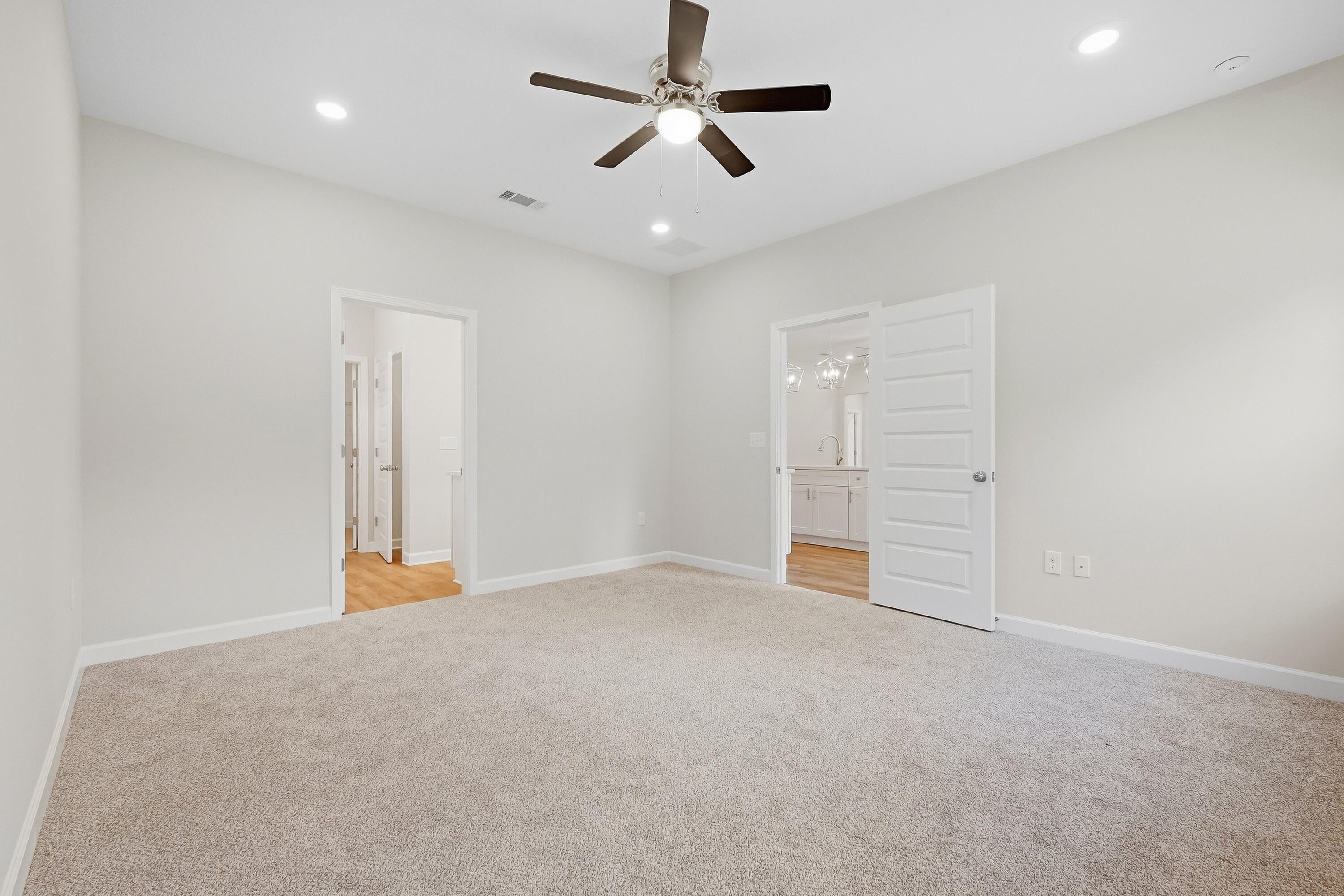 SOUTHERN CHARM - Residential