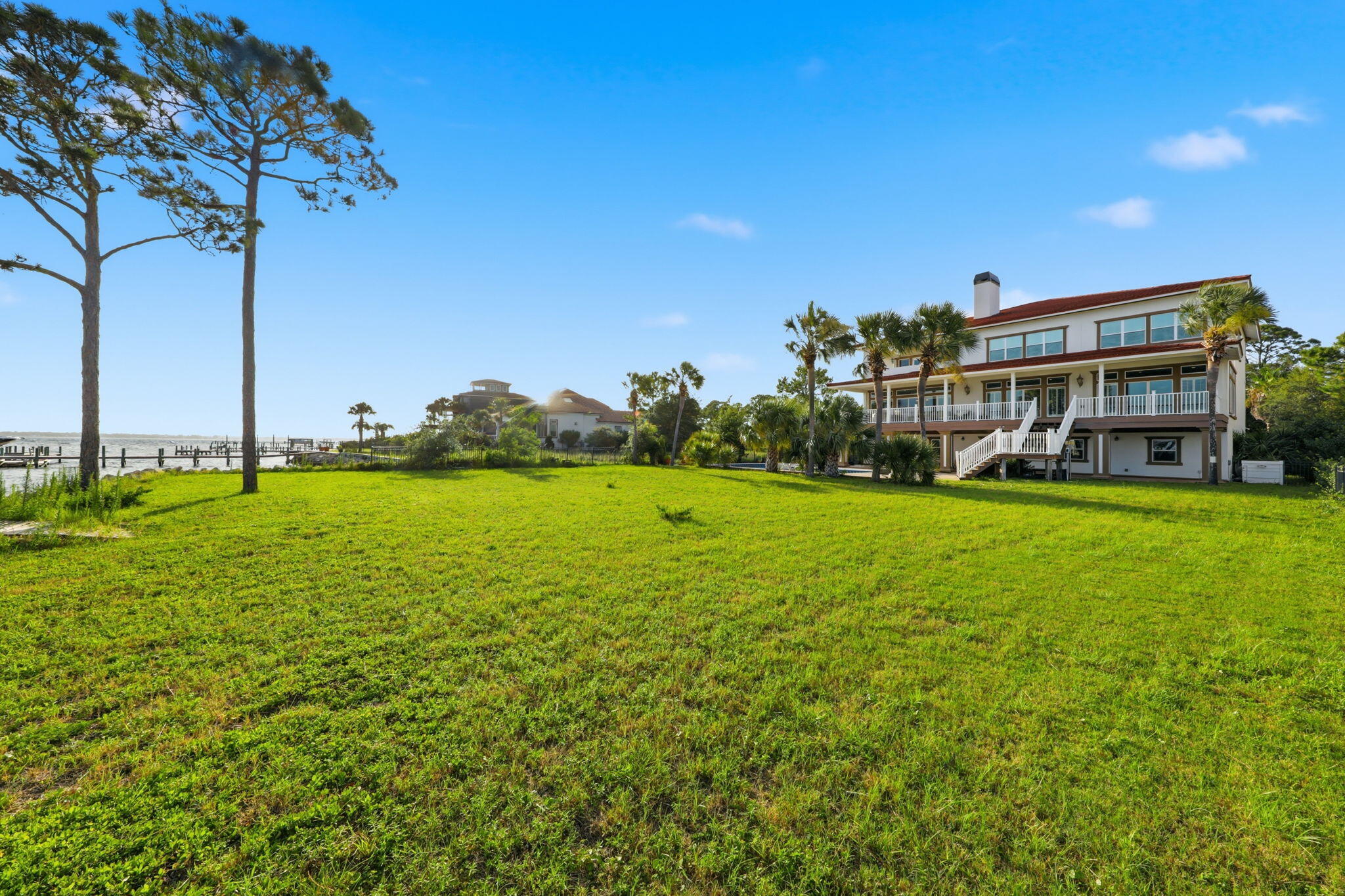 BLACK POINTE - Residential
