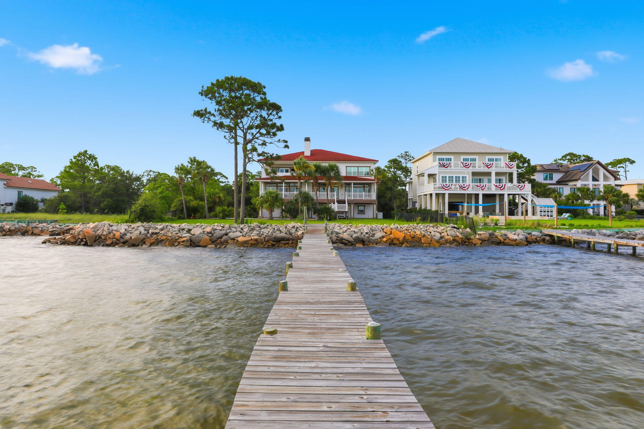 BLACK POINTE - Residential