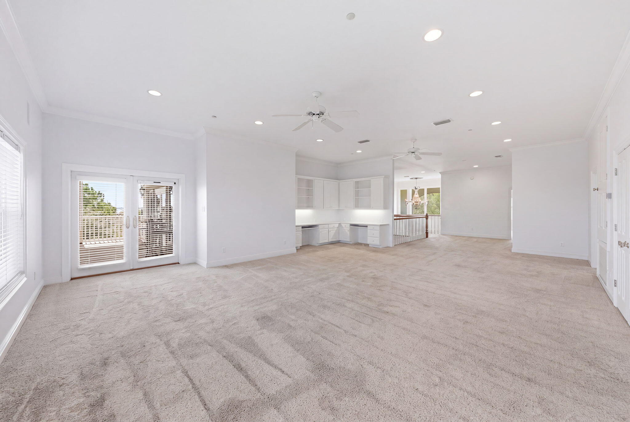 BLACK POINTE - Residential