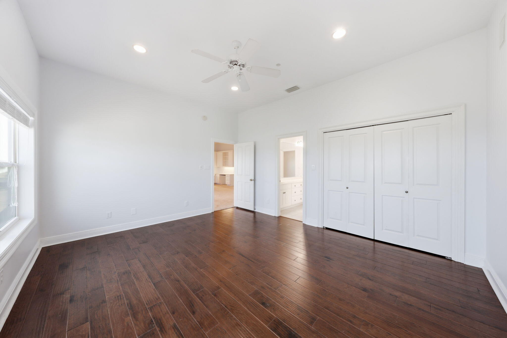 BLACK POINTE - Residential