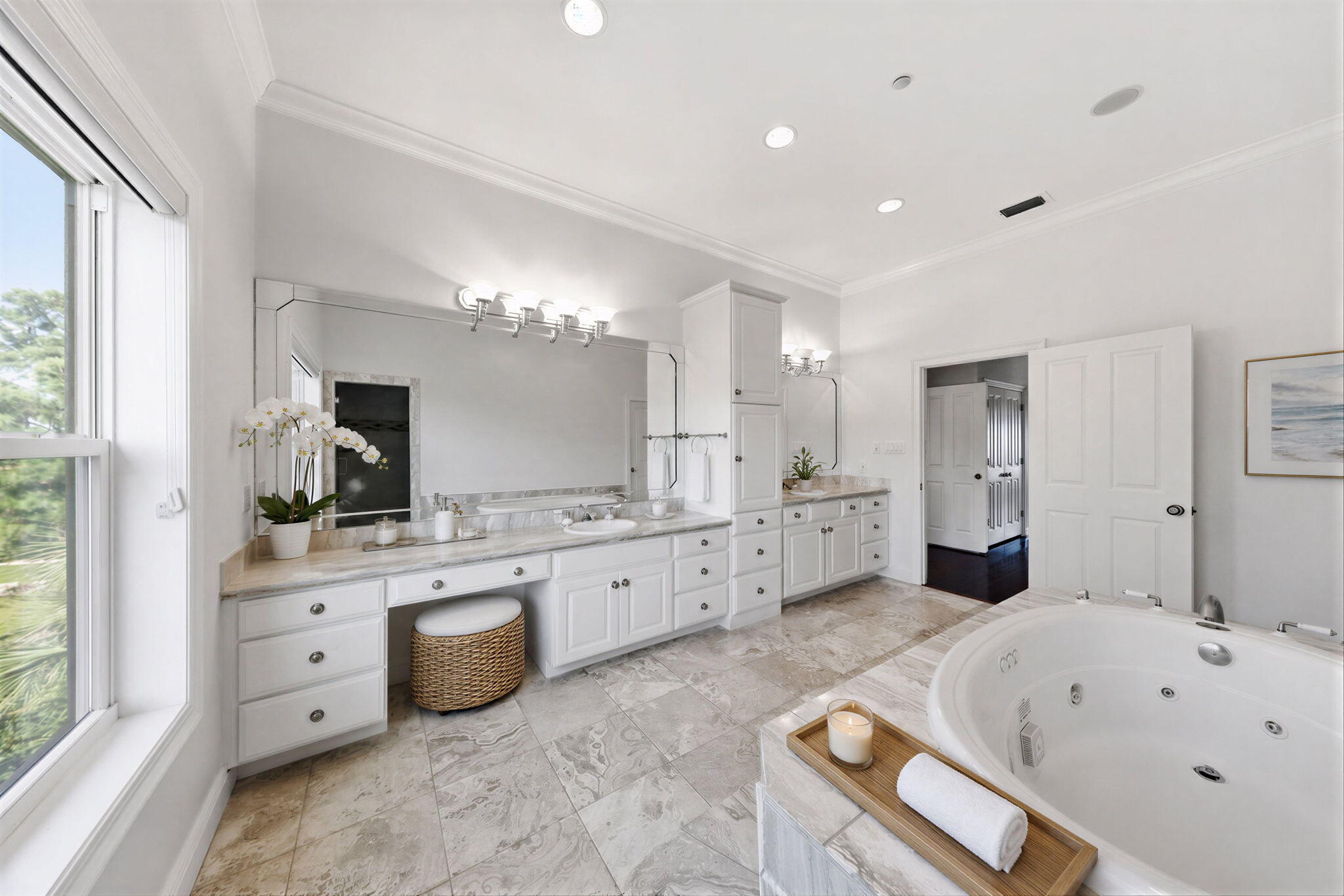 BLACK POINTE - Residential