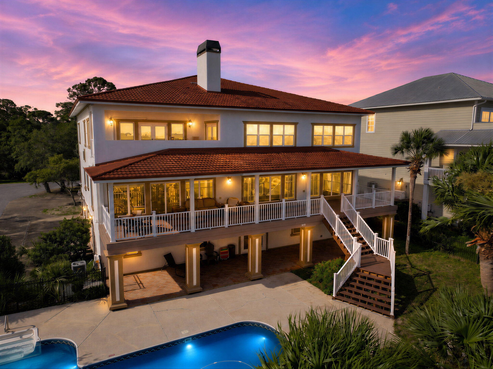 BLACK POINTE - Residential