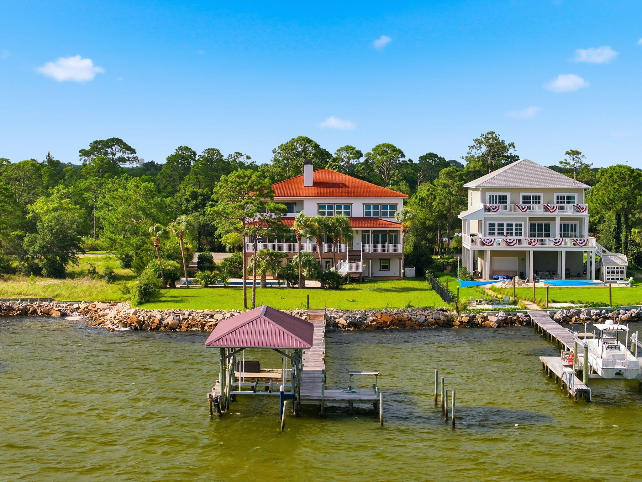 BLACK POINTE - Residential