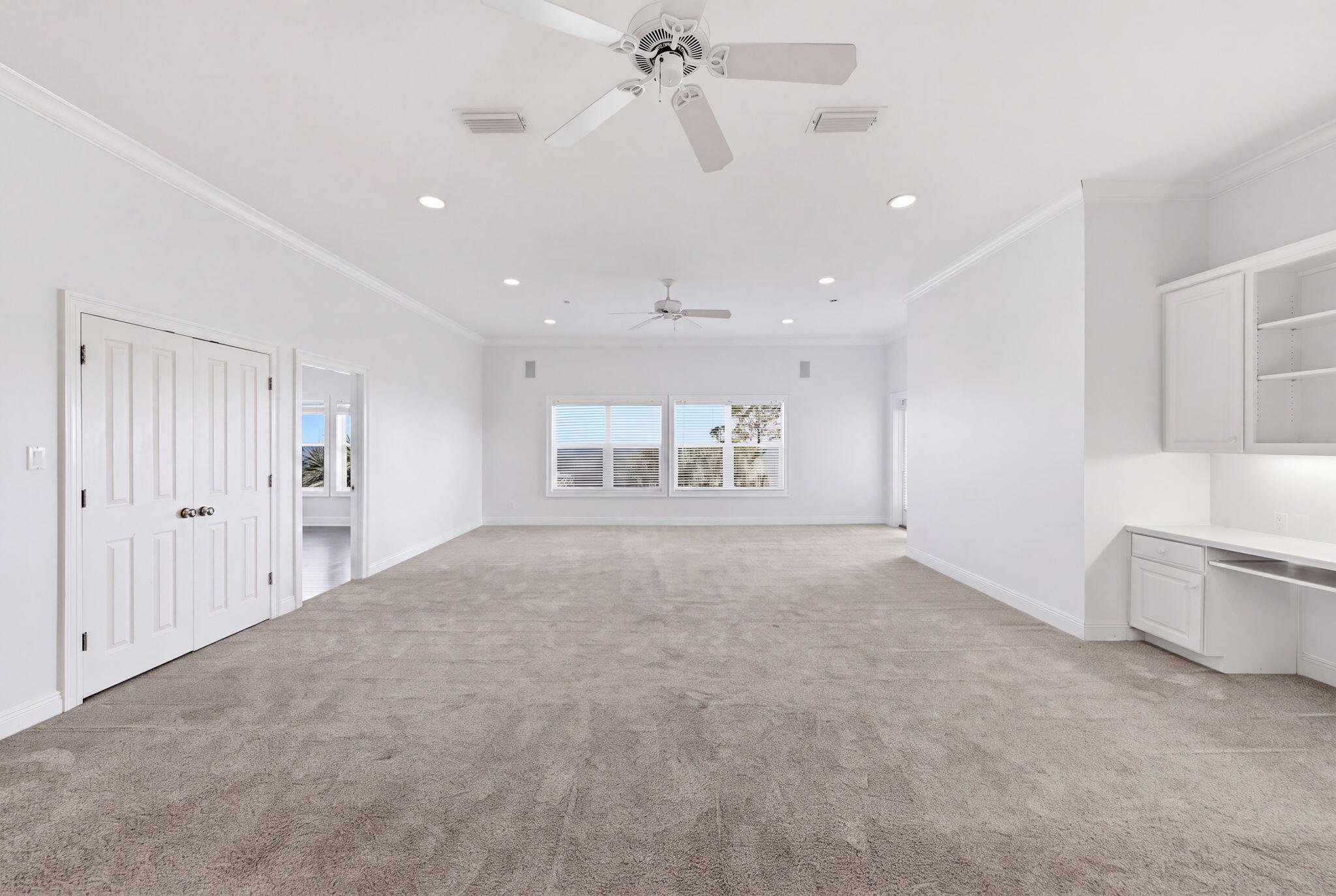 BLACK POINTE - Residential