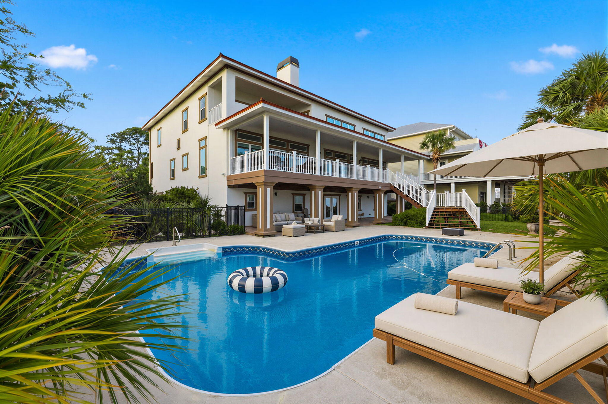 BLACK POINTE - Residential