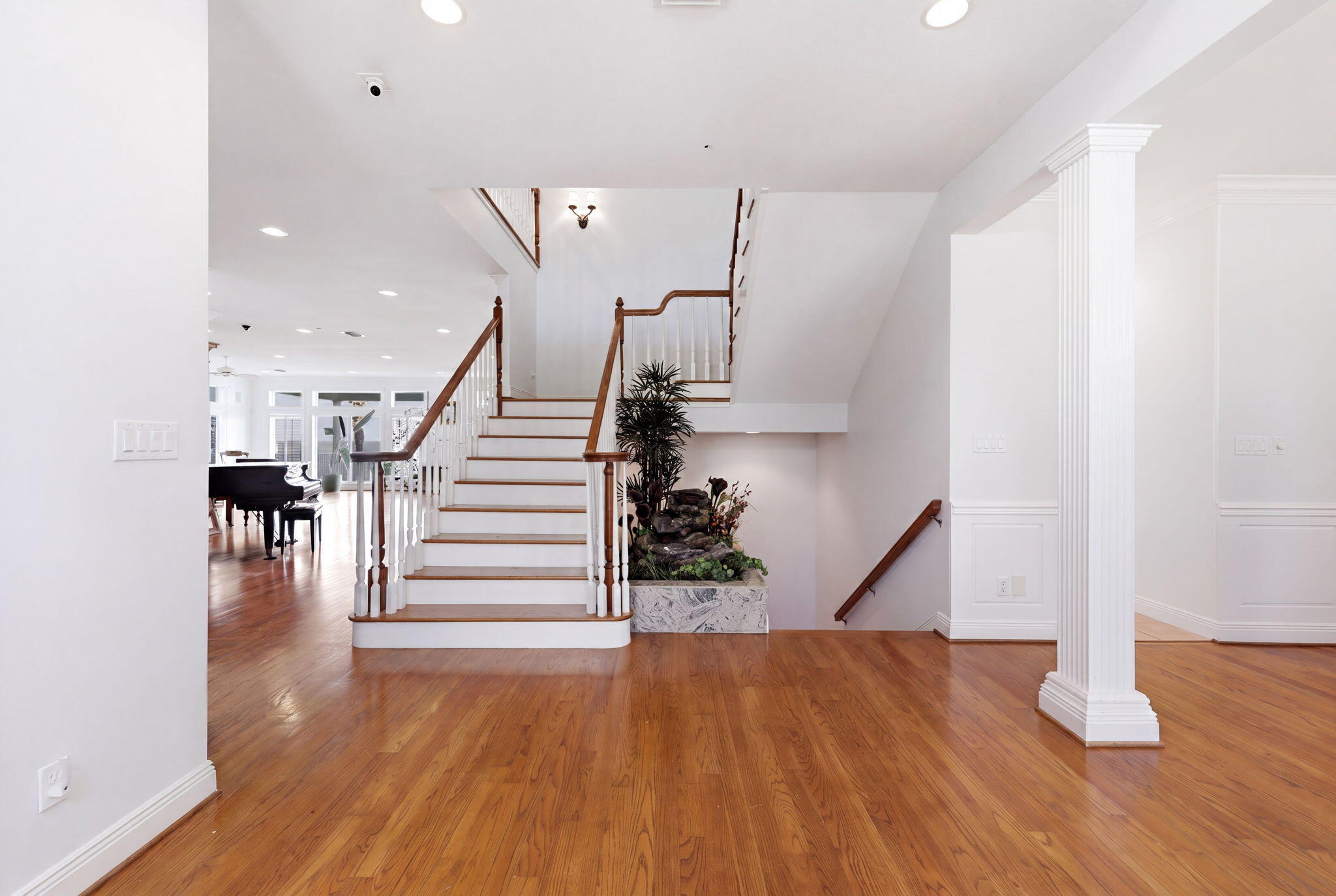 BLACK POINTE - Residential