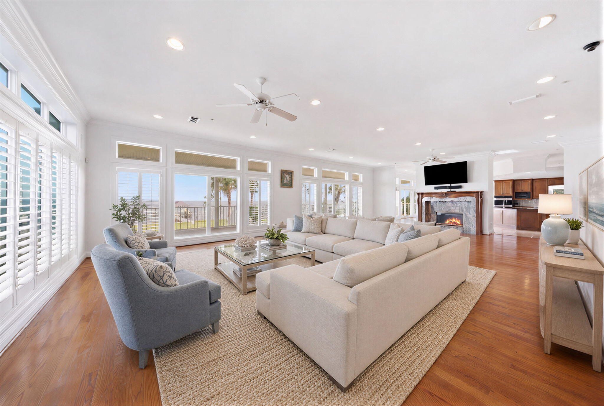 BLACK POINTE - Residential