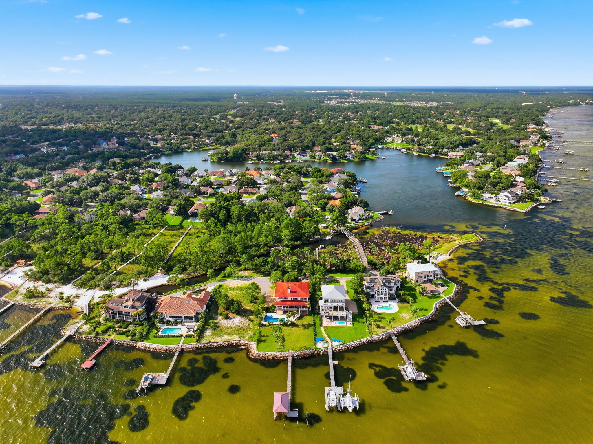 BLACK POINTE - Residential