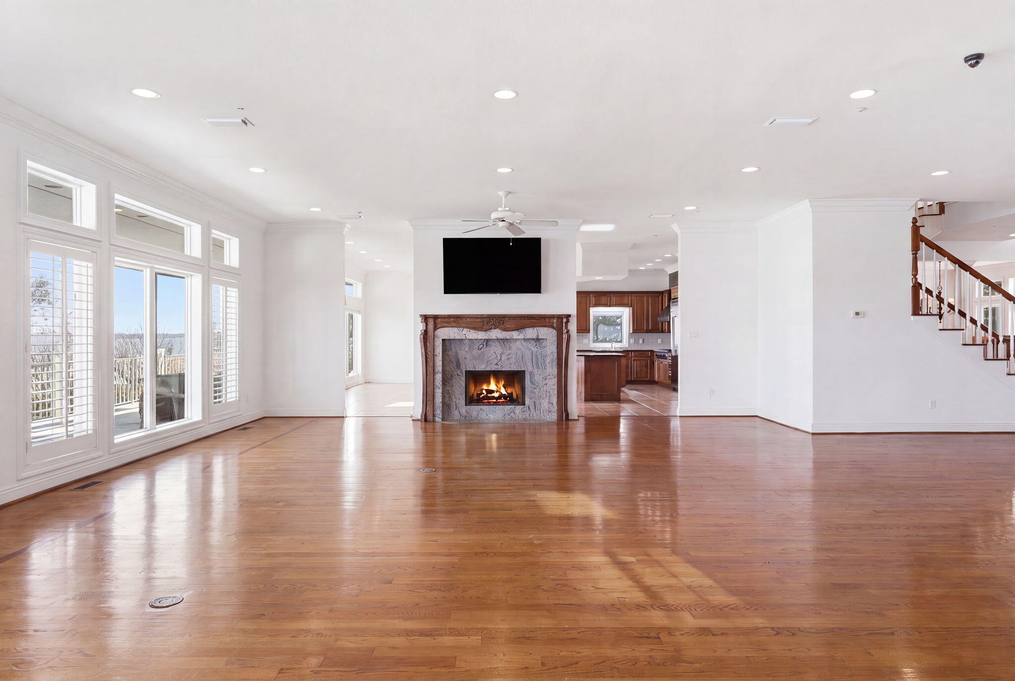 BLACK POINTE - Residential