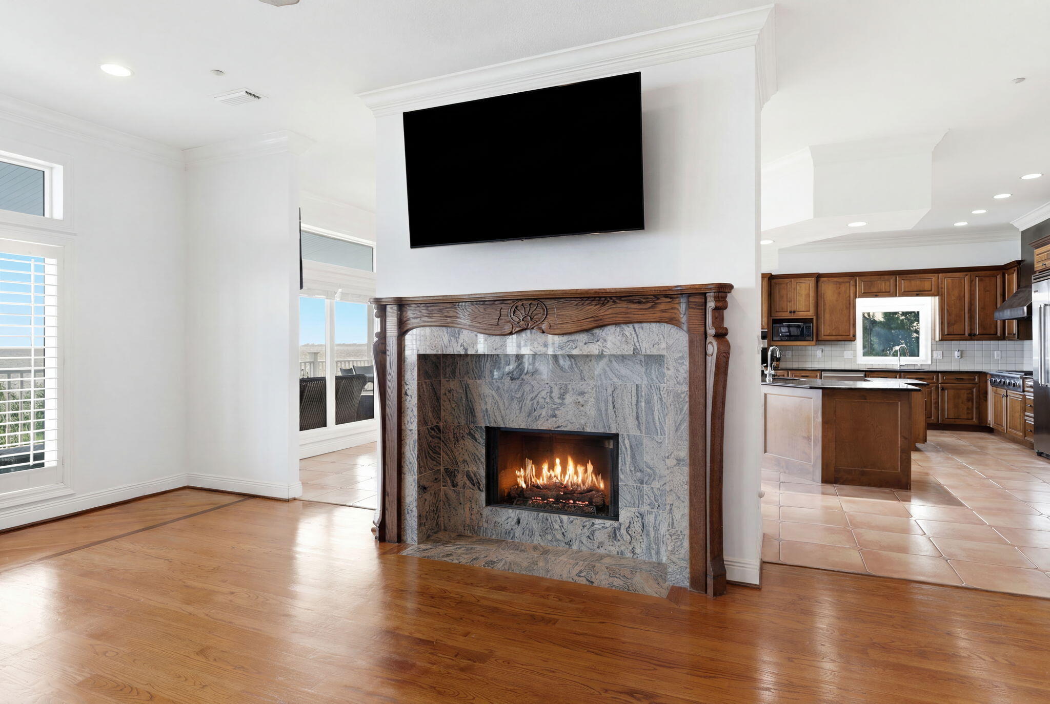 BLACK POINTE - Residential