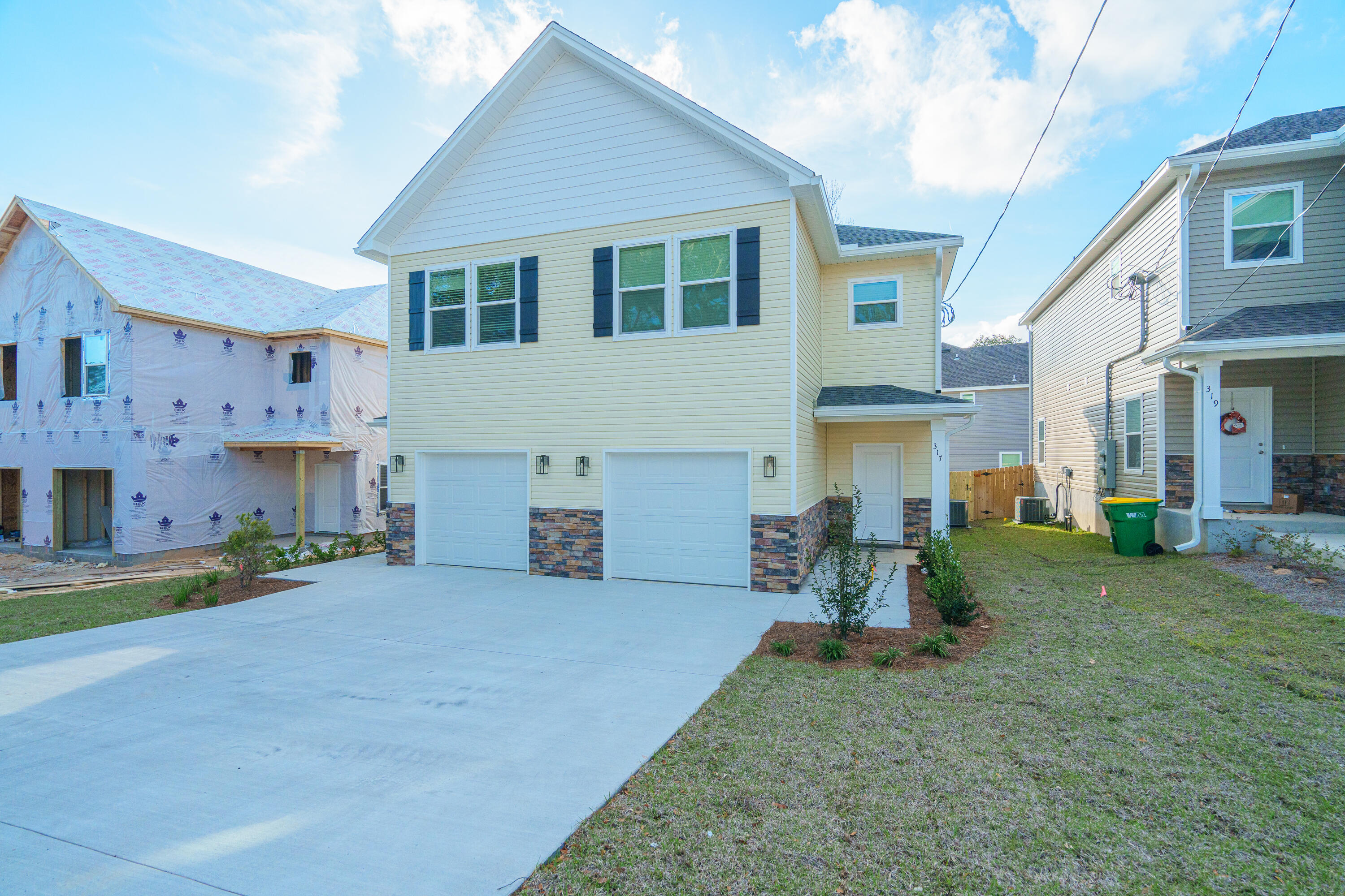HELMS & ALLEN - Residential Lease