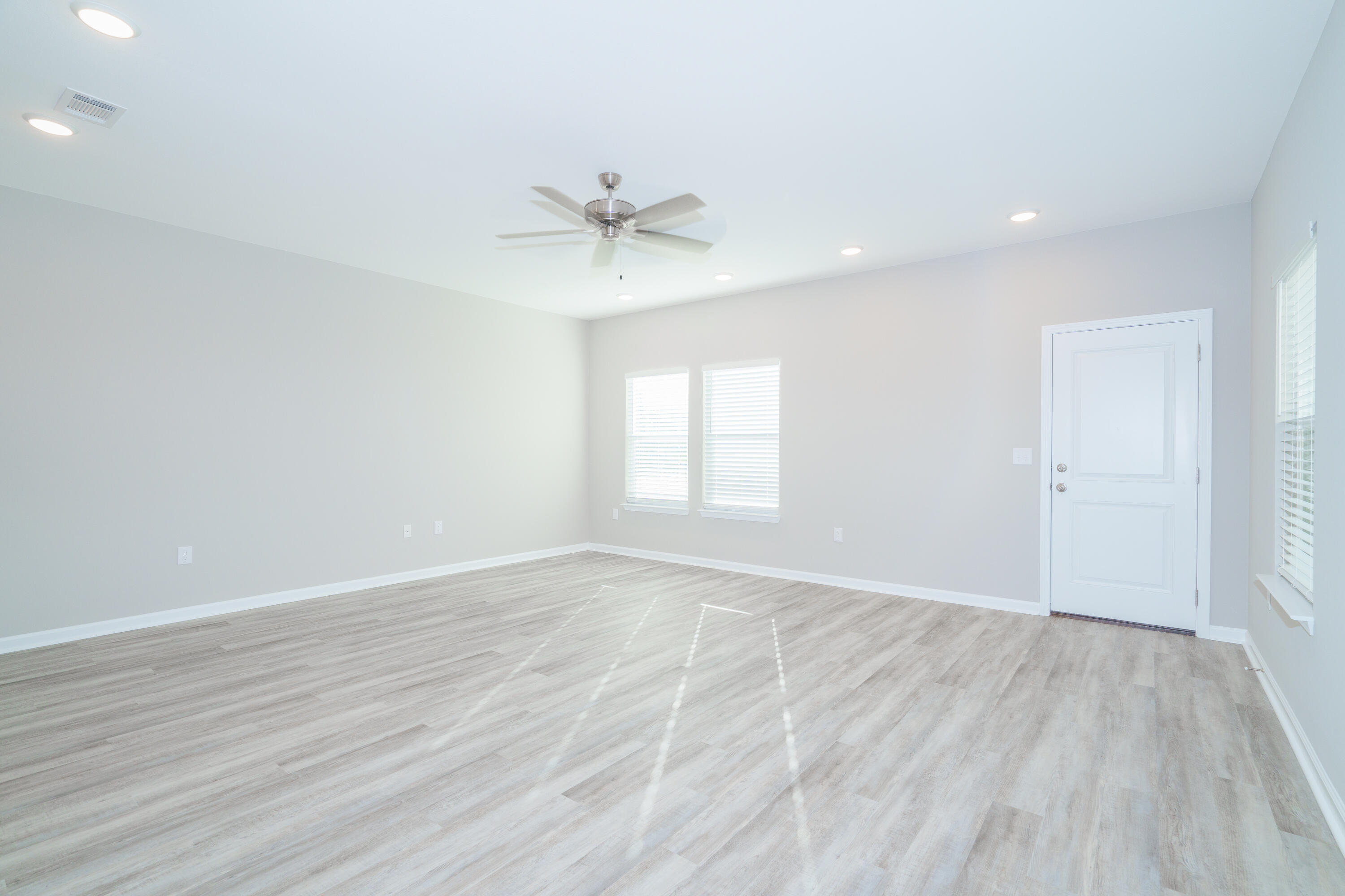 HELMS & ALLEN - Residential Lease