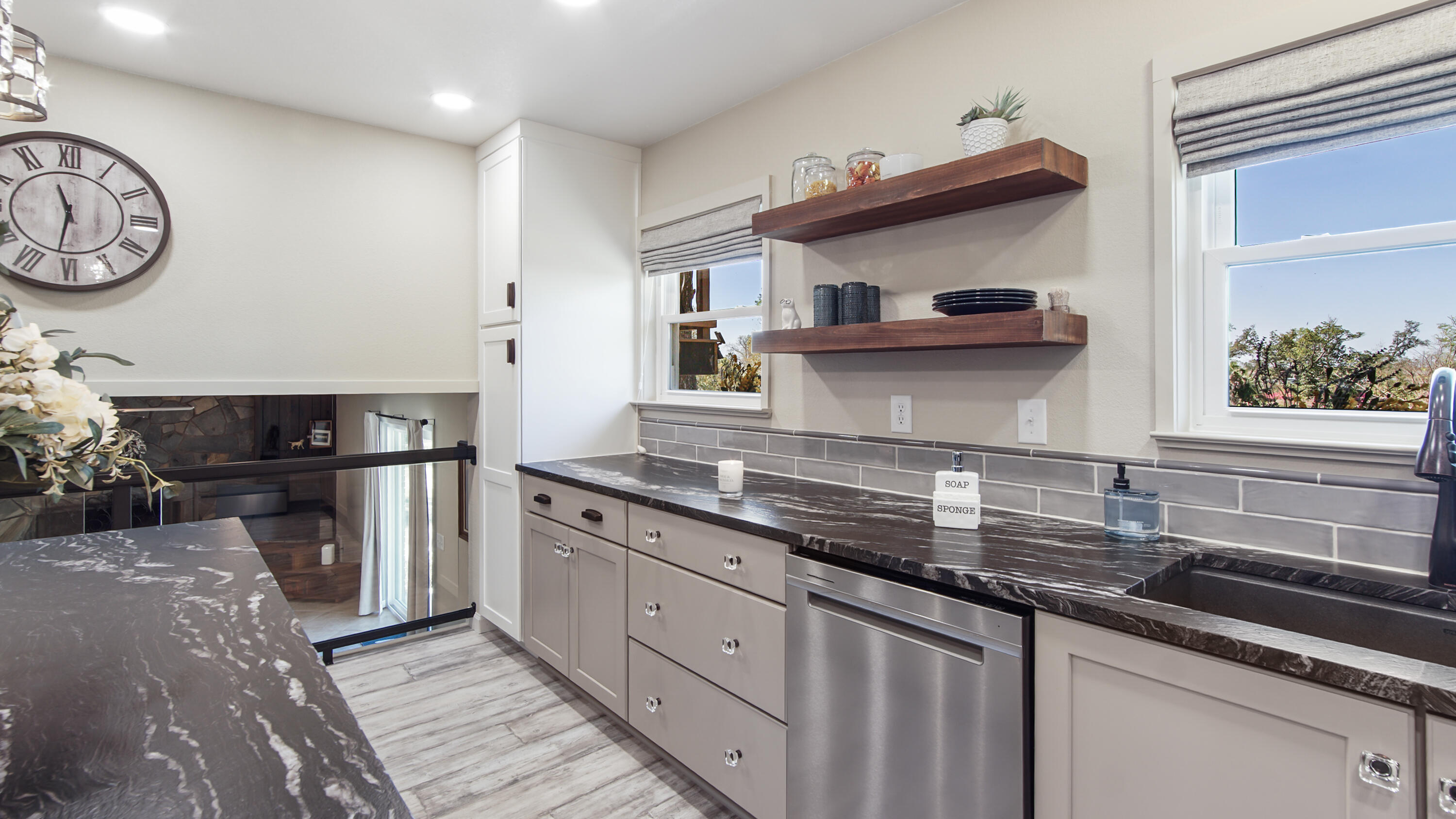 DEERPOINT ESTATES - Residential