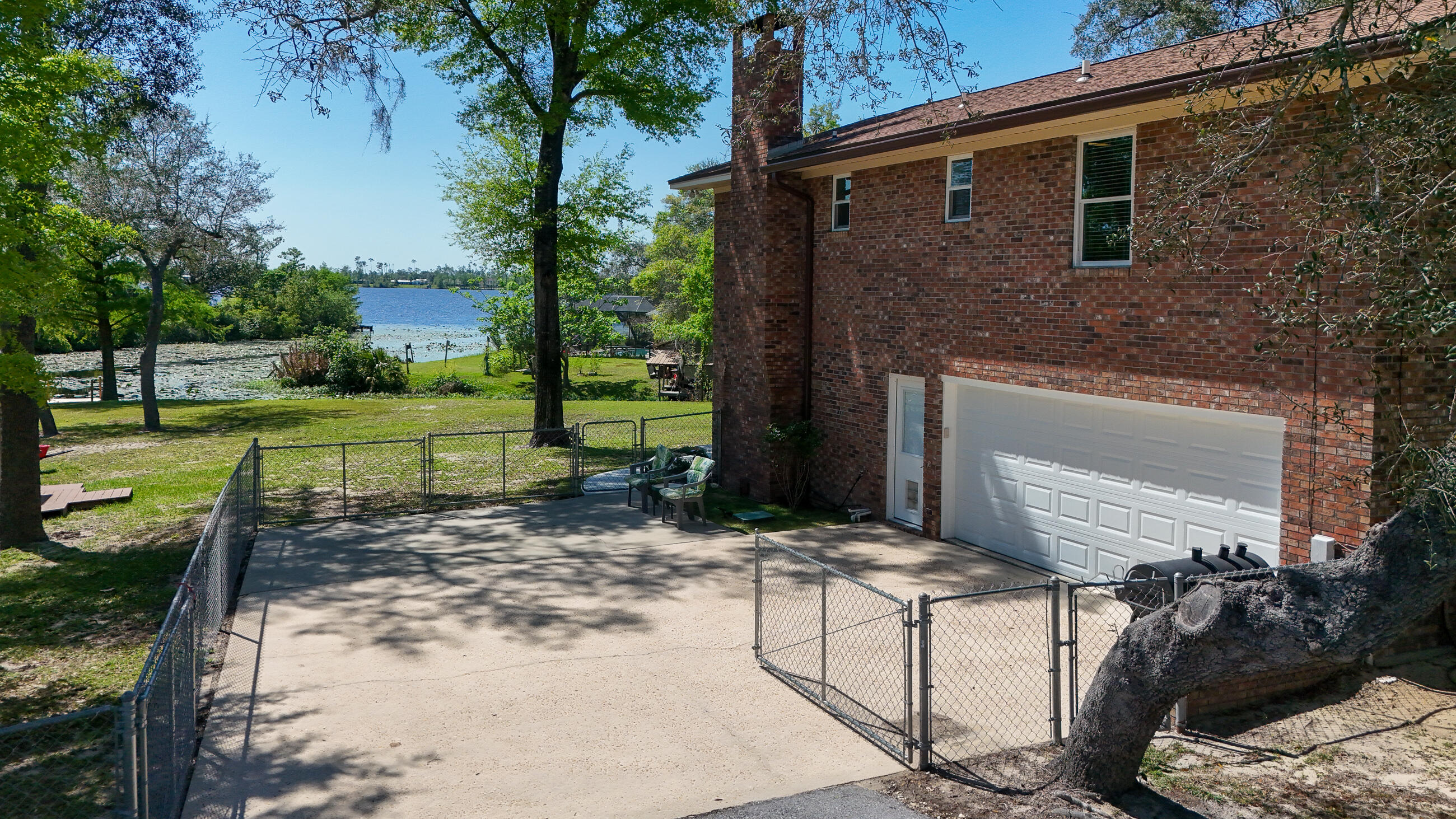 DEERPOINT ESTATES - Residential
