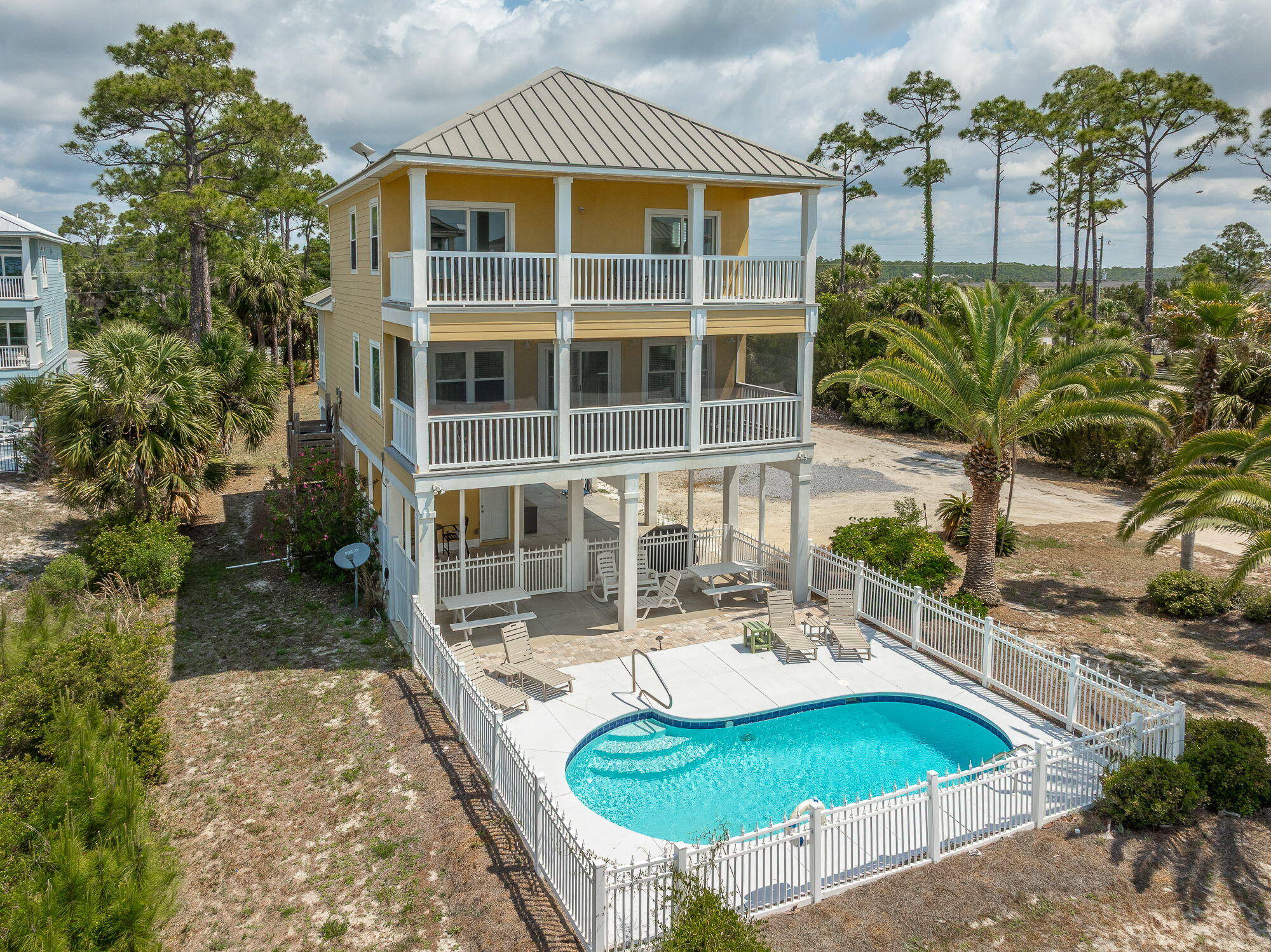 NO RECORDED SUBDIVISION - Residential