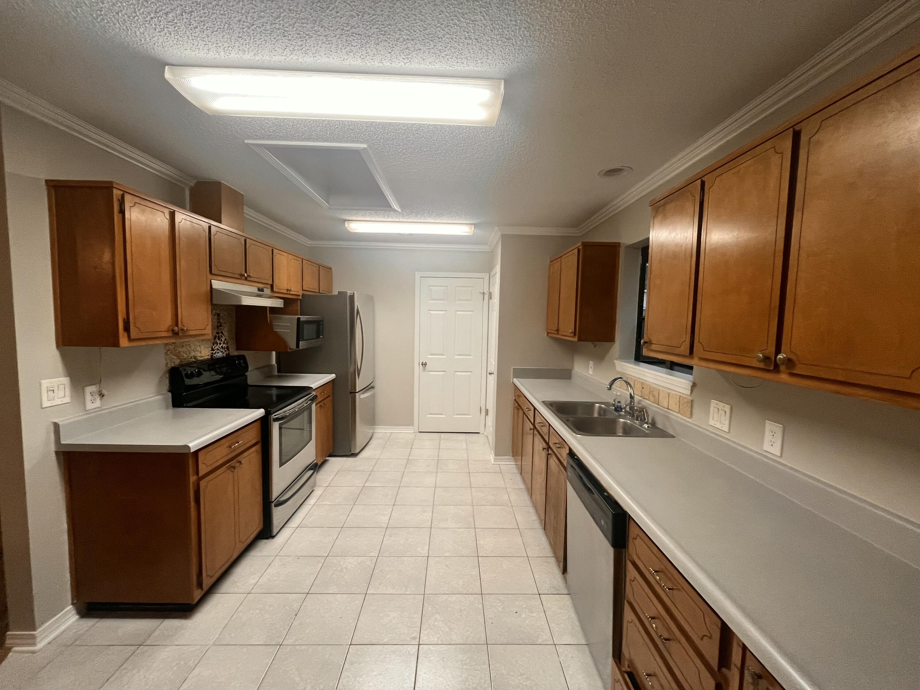 FAIRWOOD PH 1 - Residential Lease