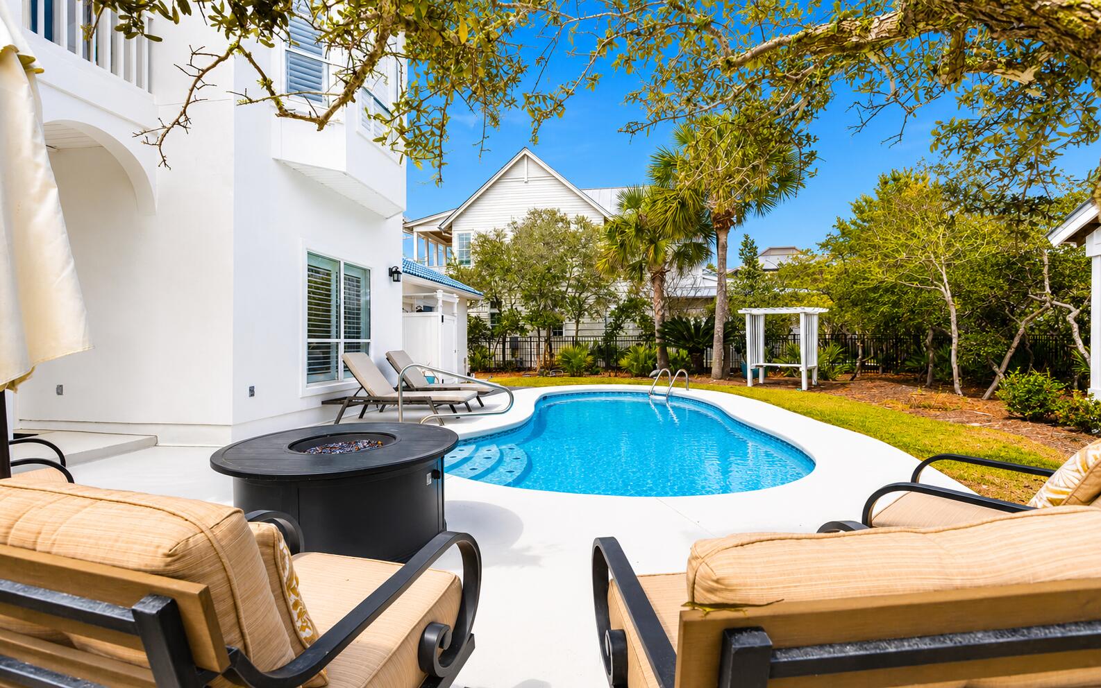 BLUE MOUNTAIN BEACH - Residential