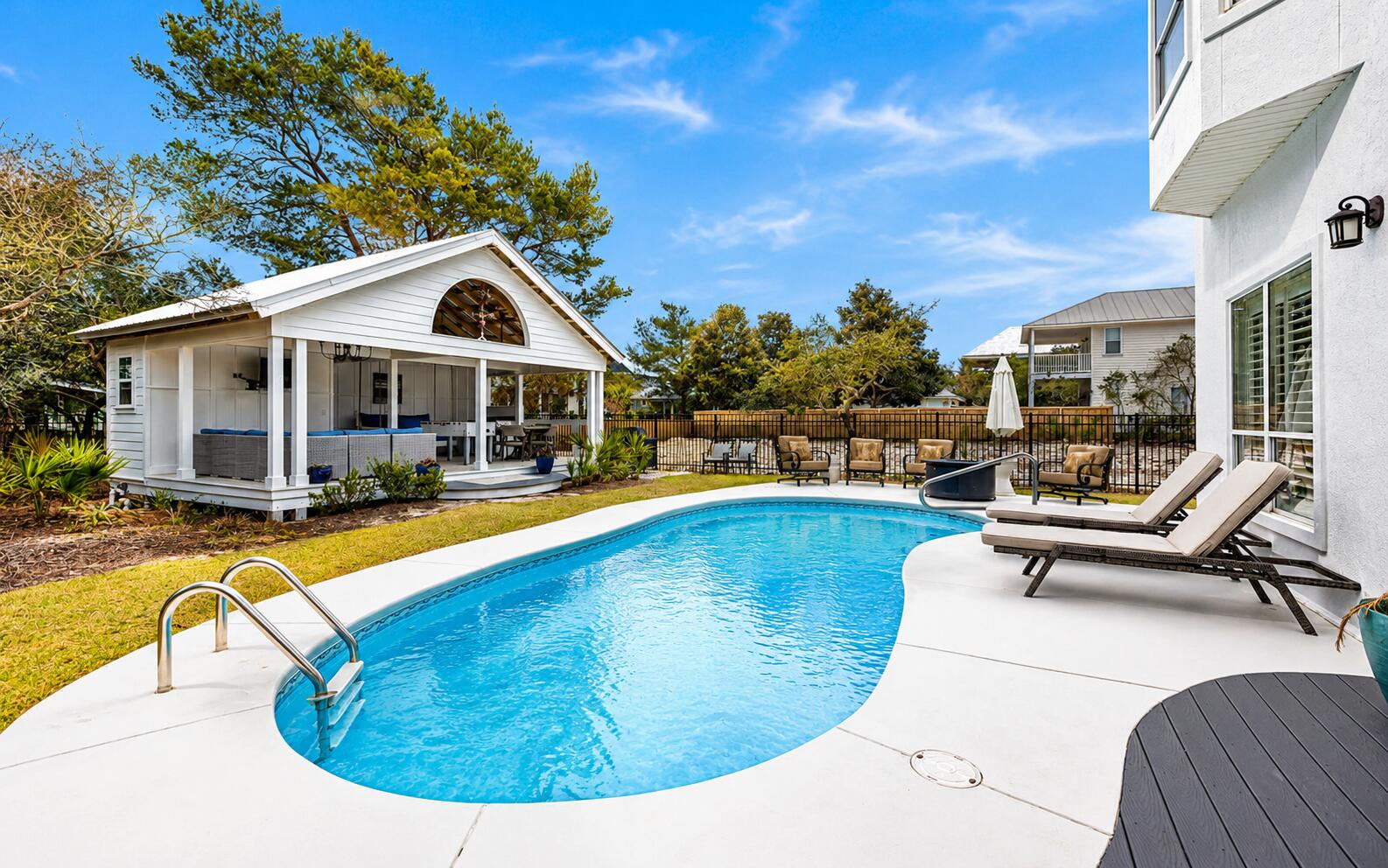 BLUE MOUNTAIN BEACH - Residential