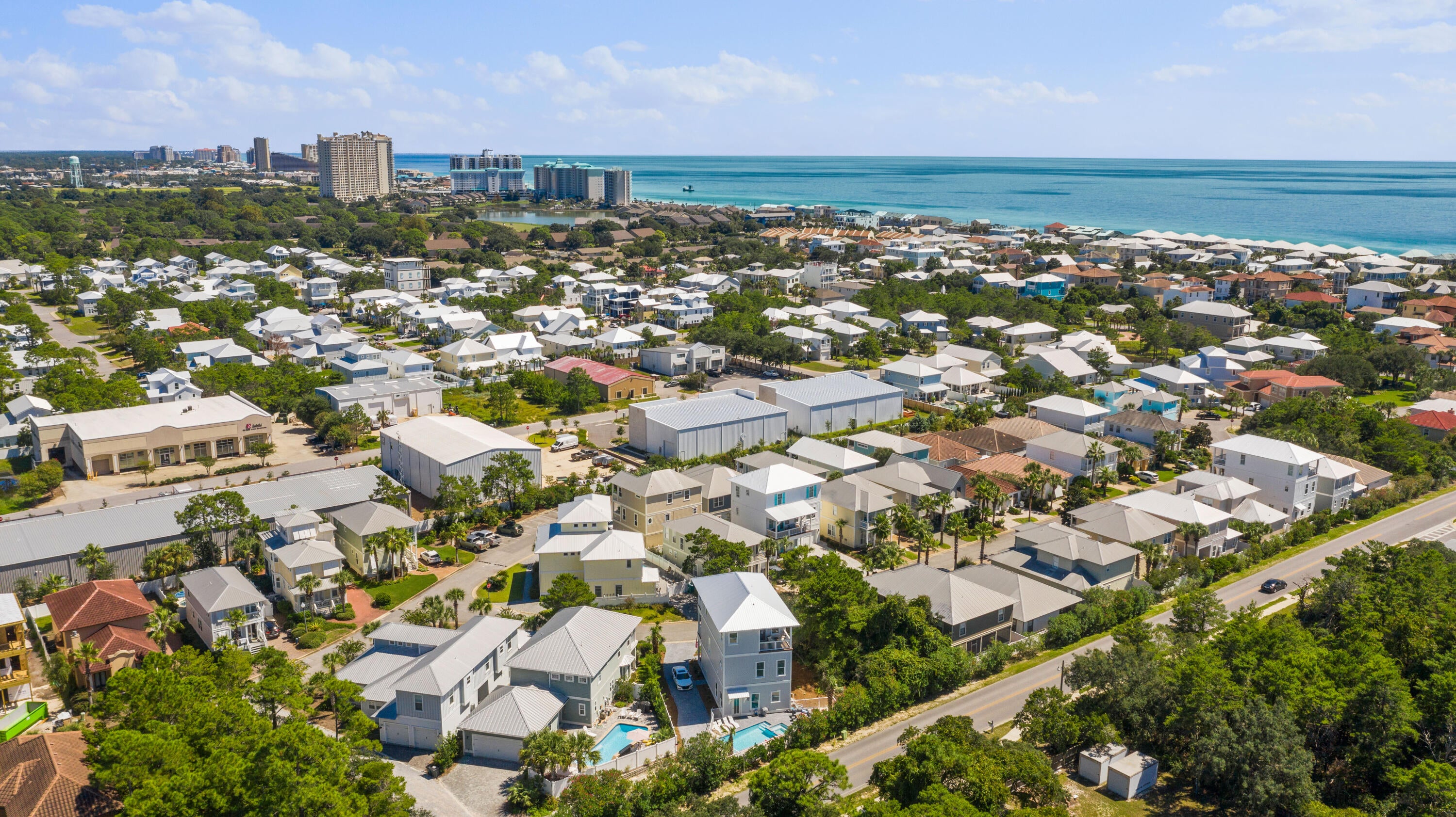 EMERALD WATERS VILLAGE - Residential