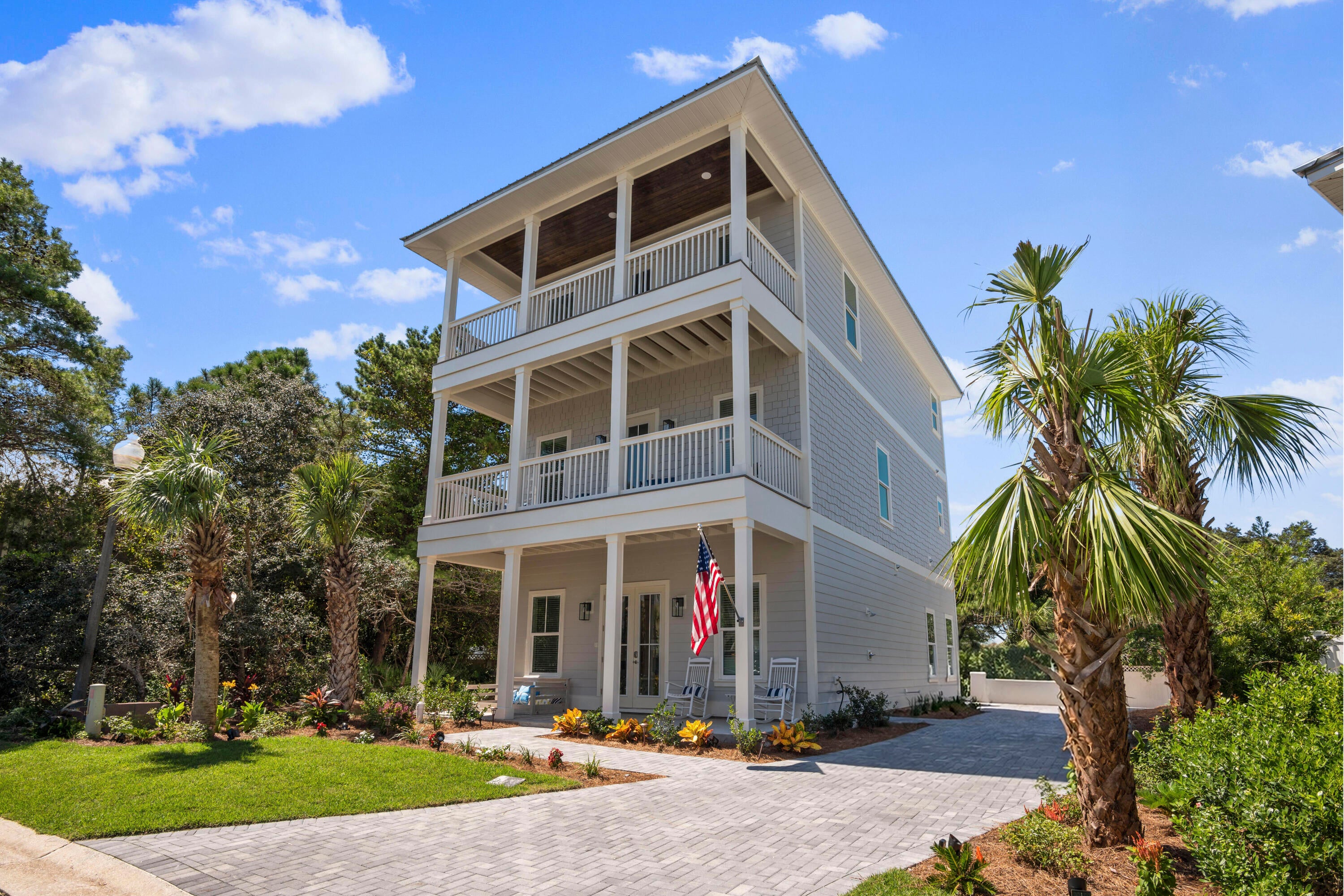 EMERALD WATERS VILLAGE - Residential