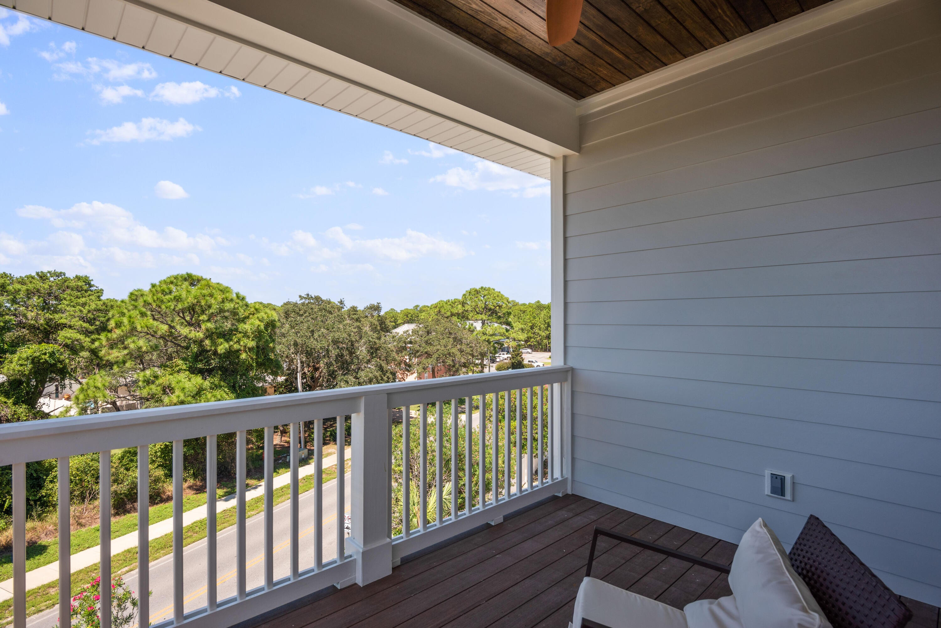 EMERALD WATERS VILLAGE - Residential