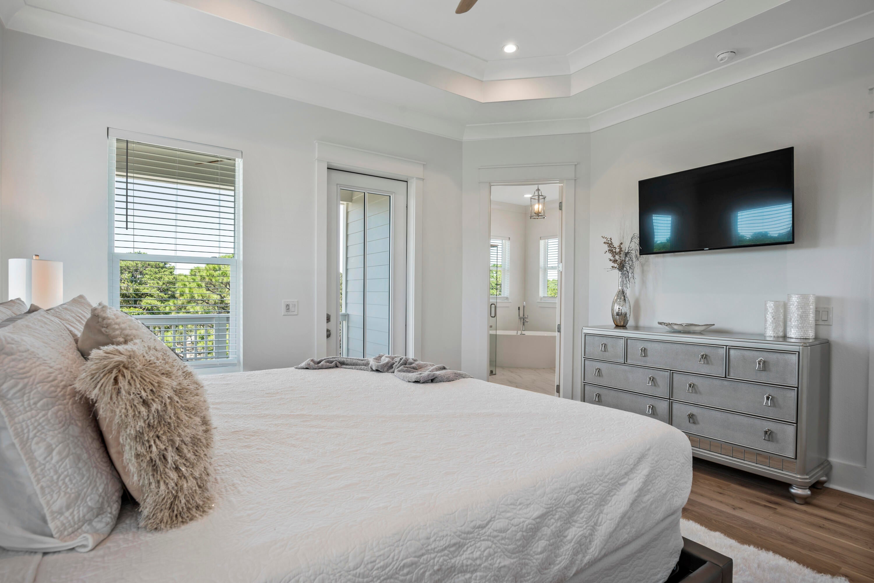 EMERALD WATERS VILLAGE - Residential