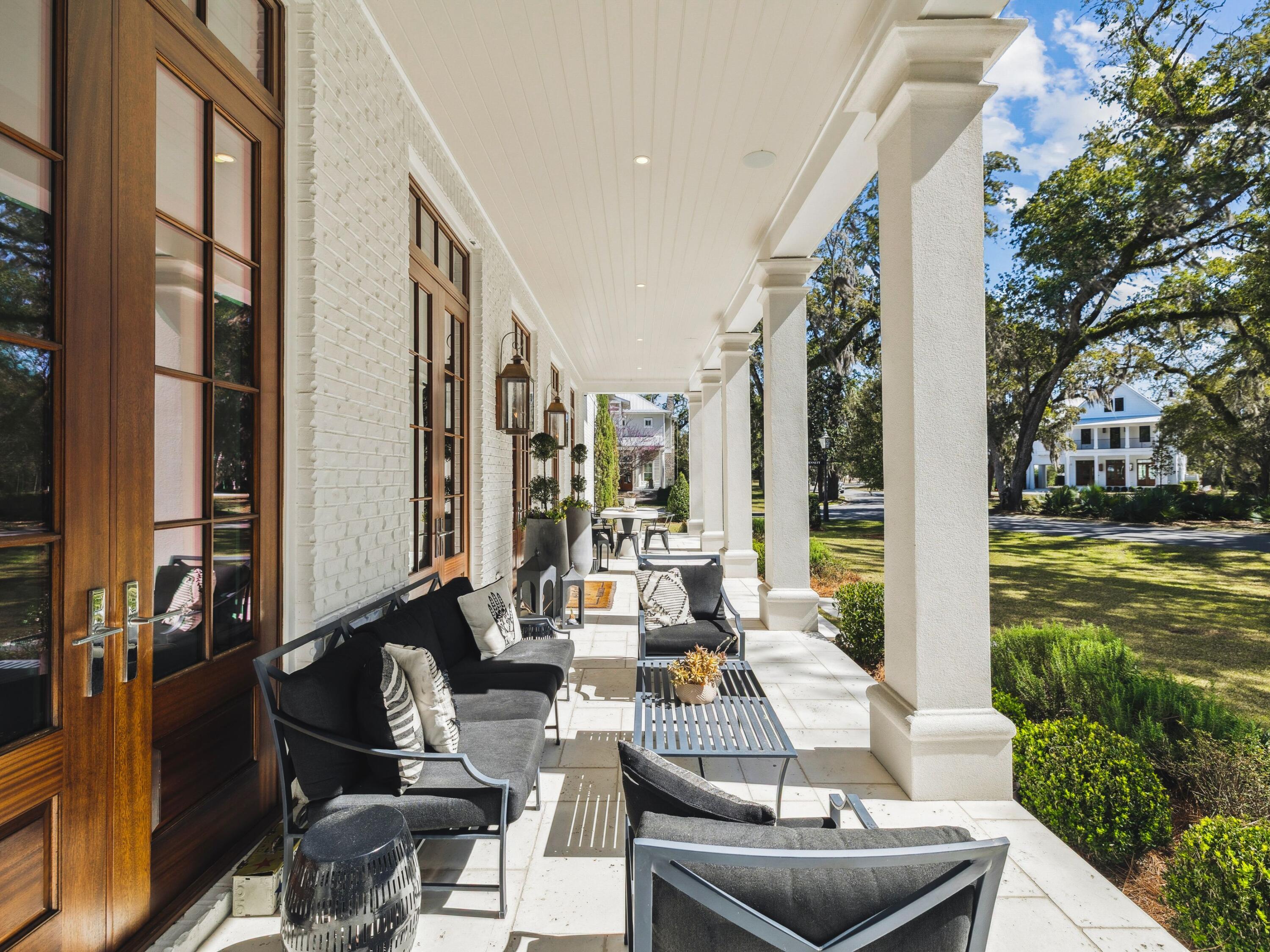 CHURCHILL OAKS - Residential