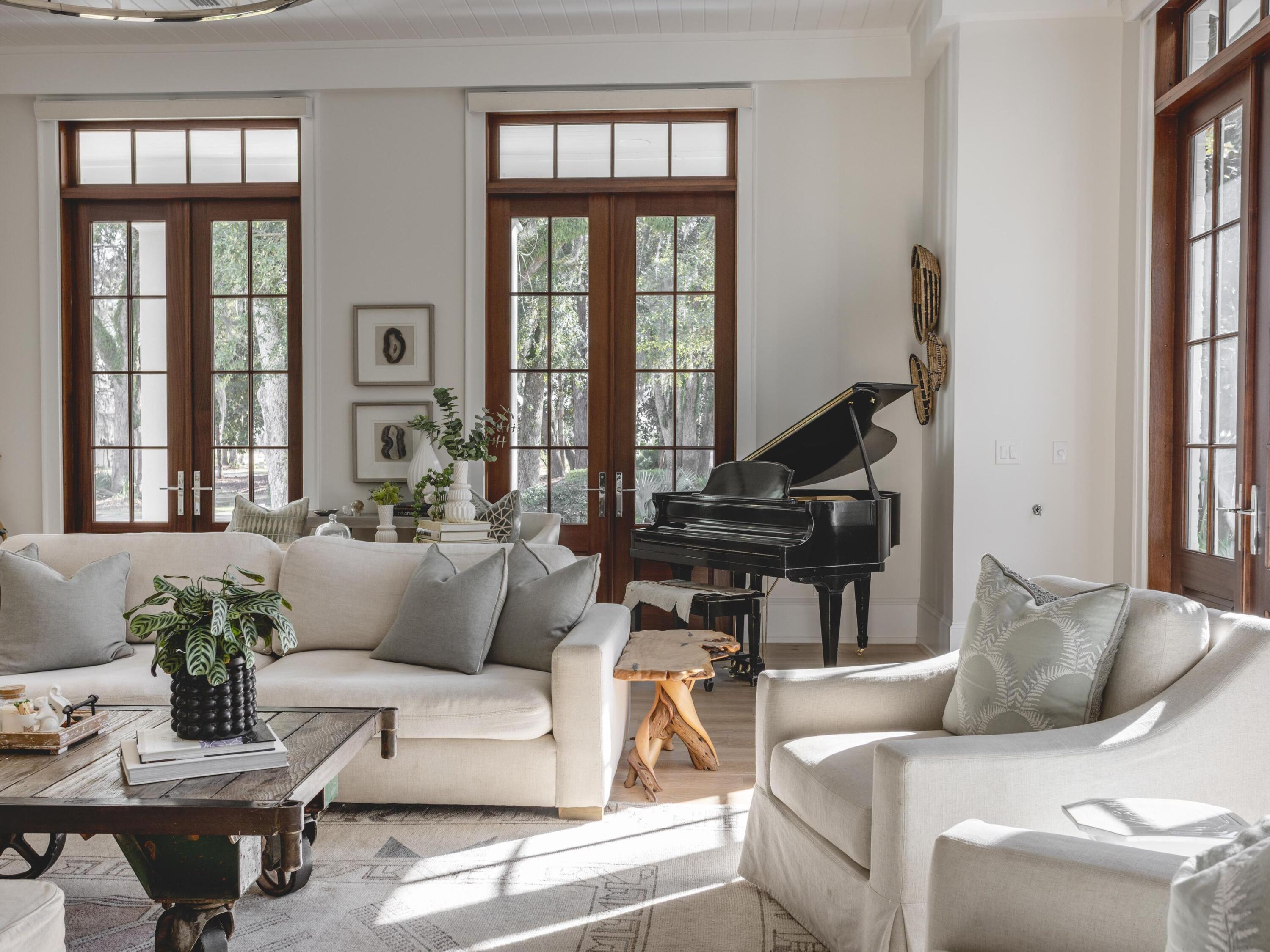 CHURCHILL OAKS - Residential