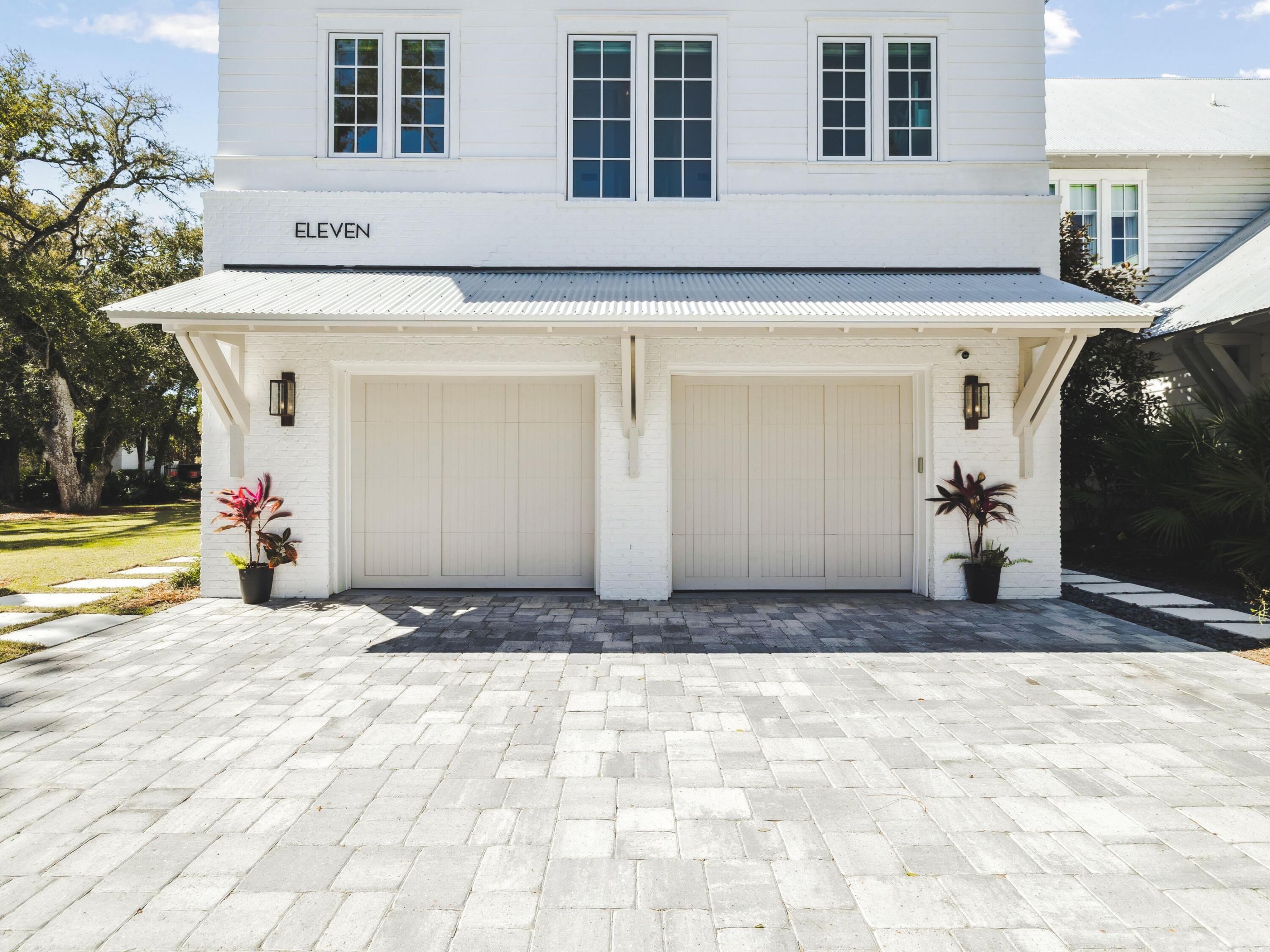 CHURCHILL OAKS - Residential