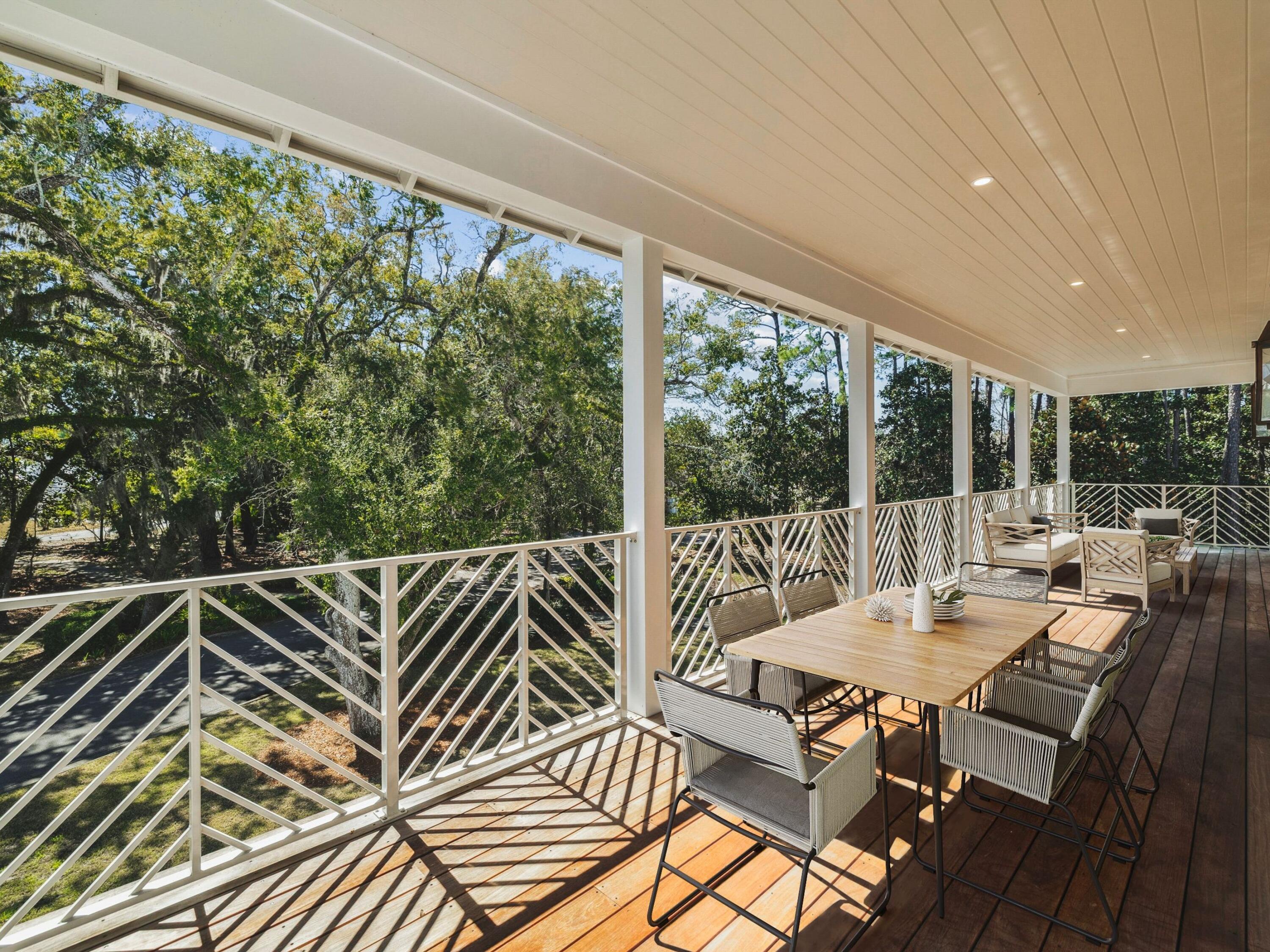 CHURCHILL OAKS - Residential