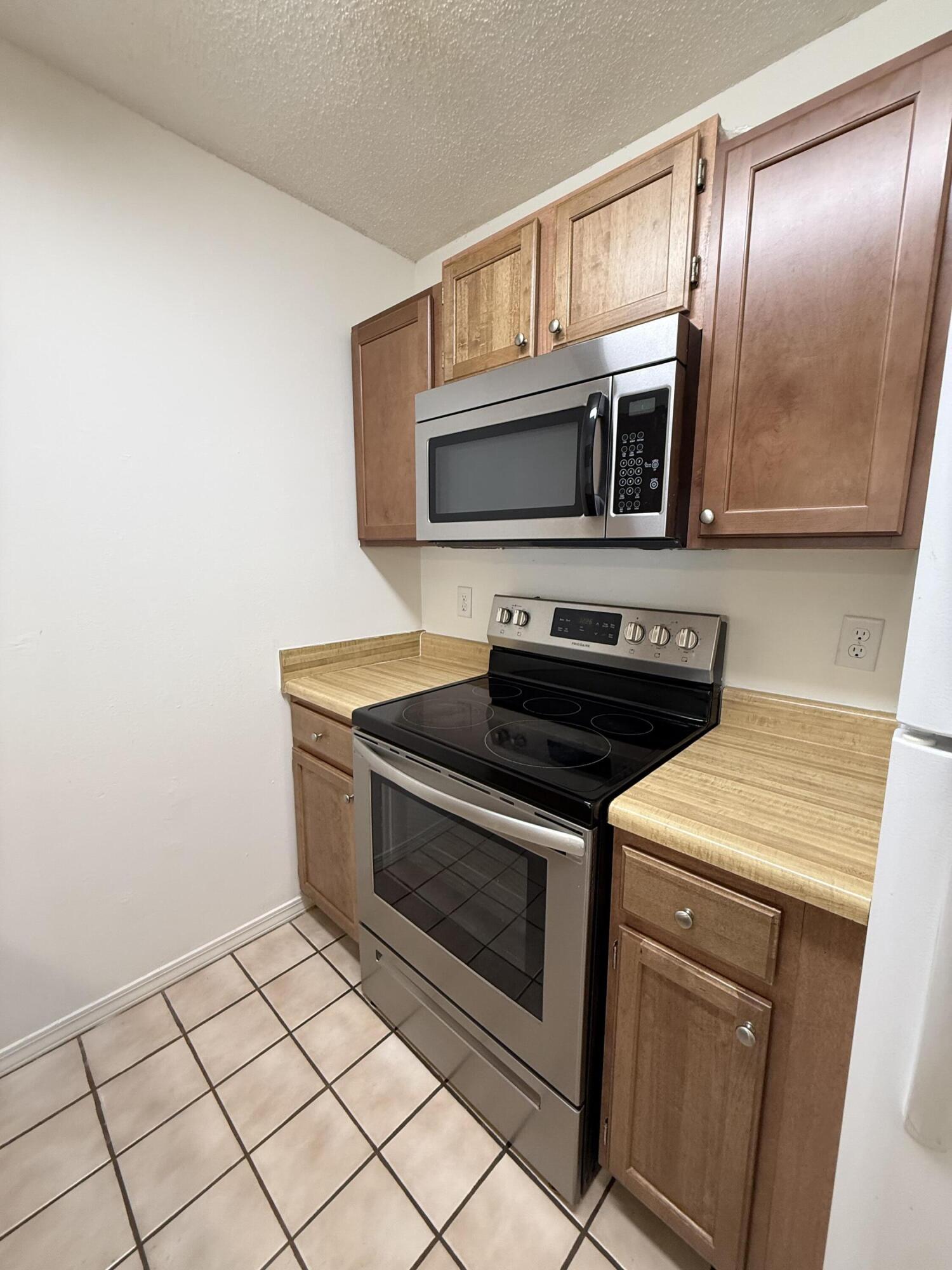 LANDVIEW ESTATES - Residential Lease