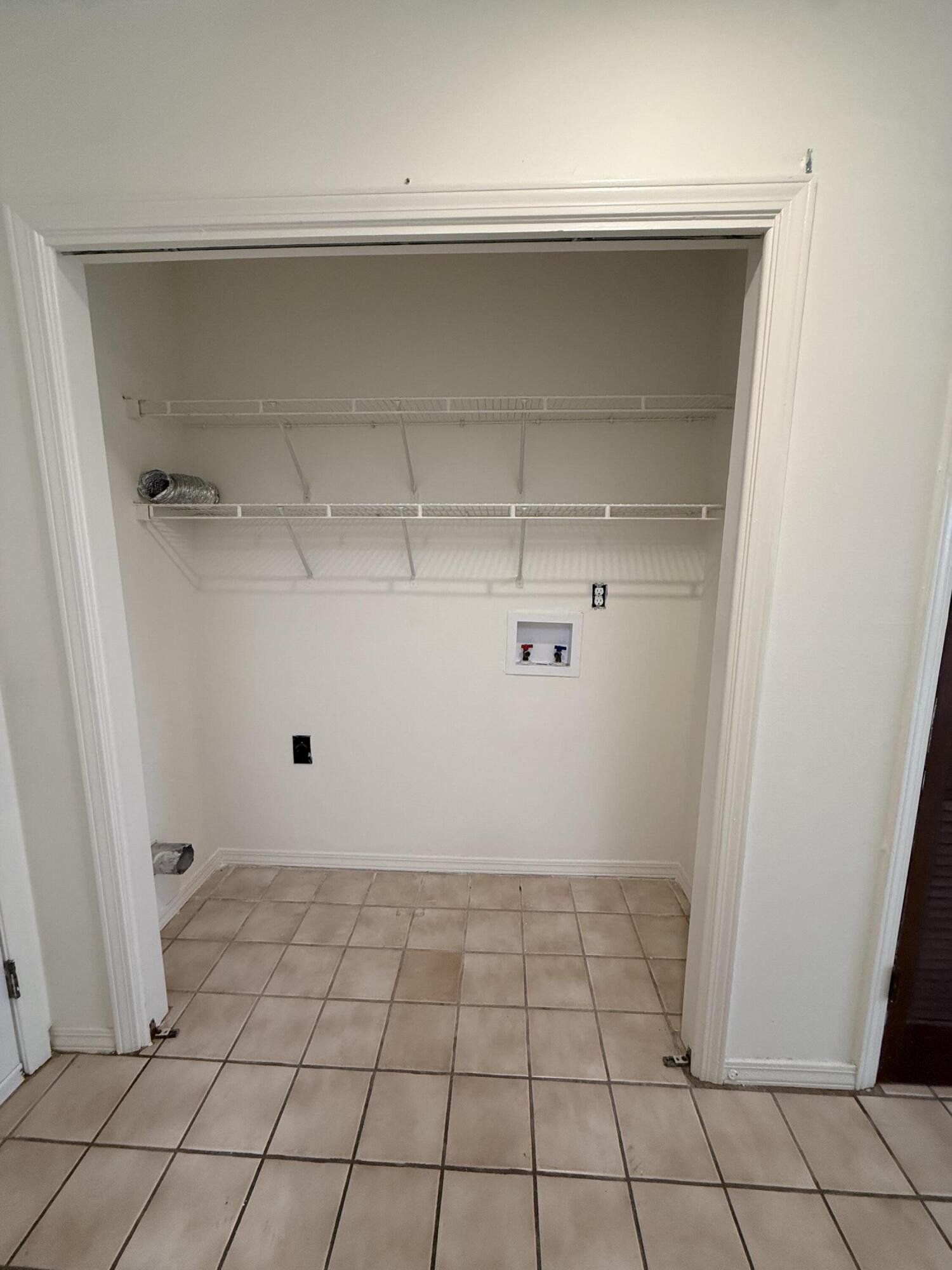 LANDVIEW ESTATES - Residential Lease