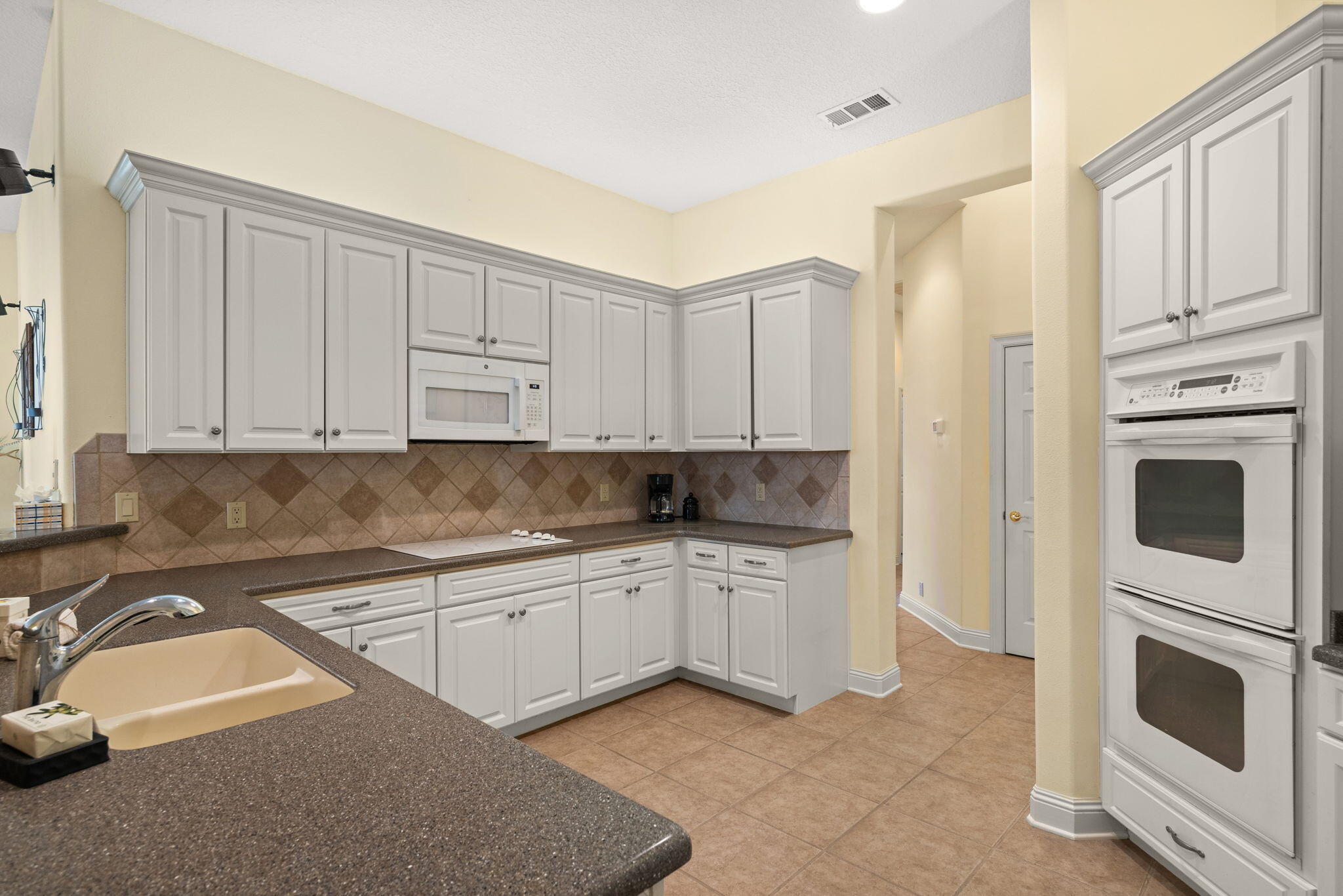 REGATTA BAY - Residential