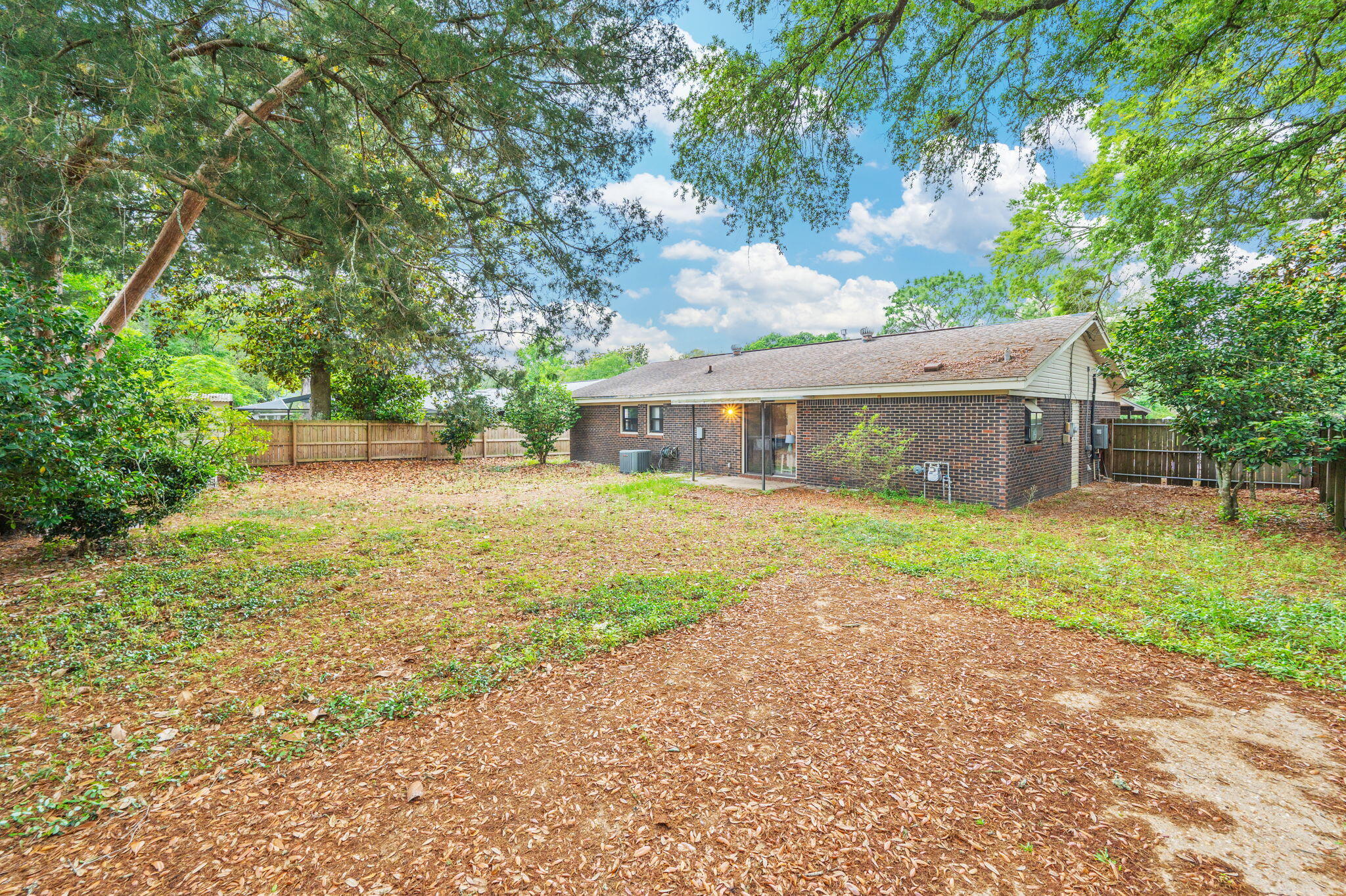 LEOTA MILLER S/D LOT 3 BLK D - Residential