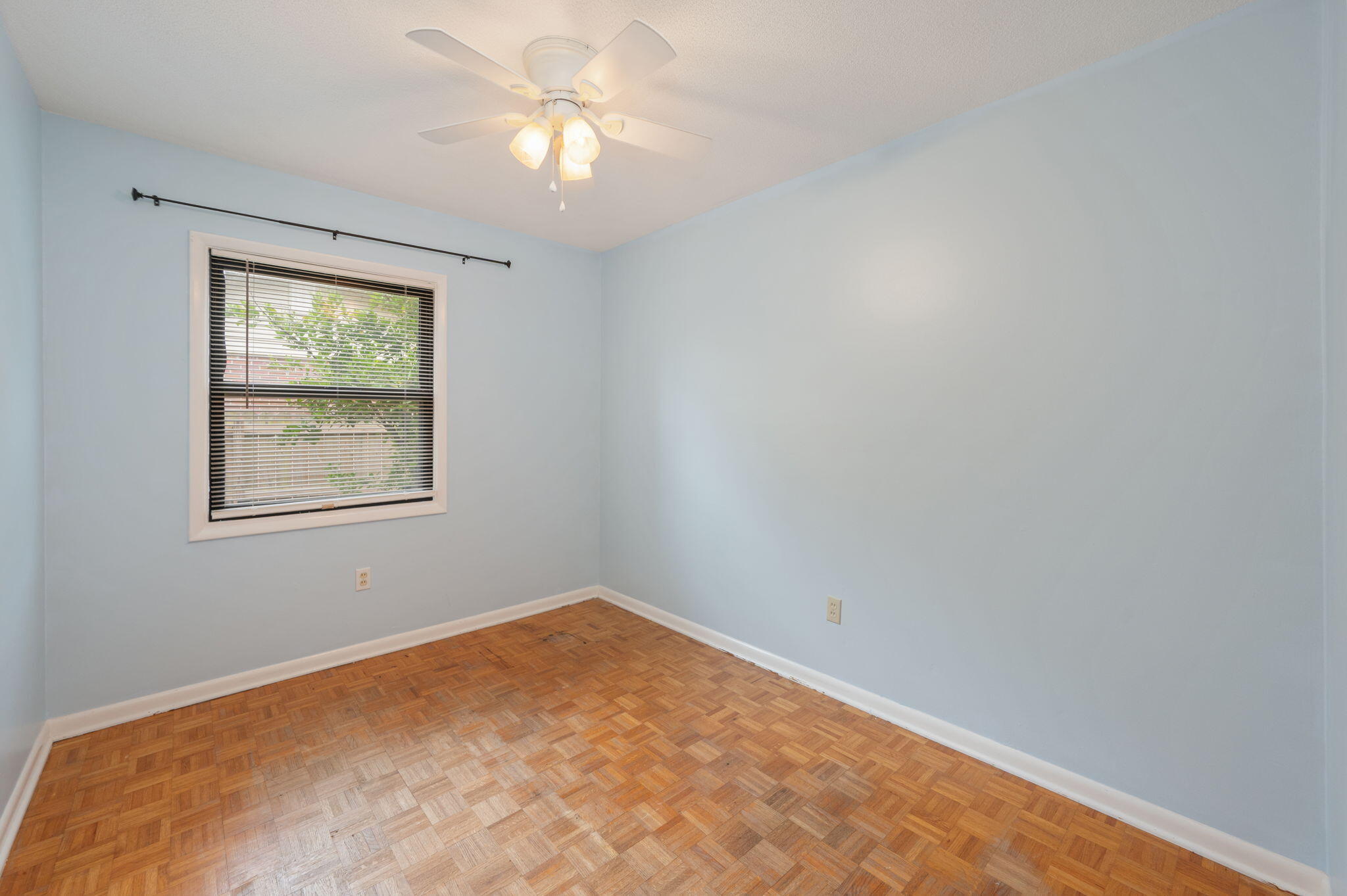 LEOTA MILLER S/D LOT 3 BLK D - Residential