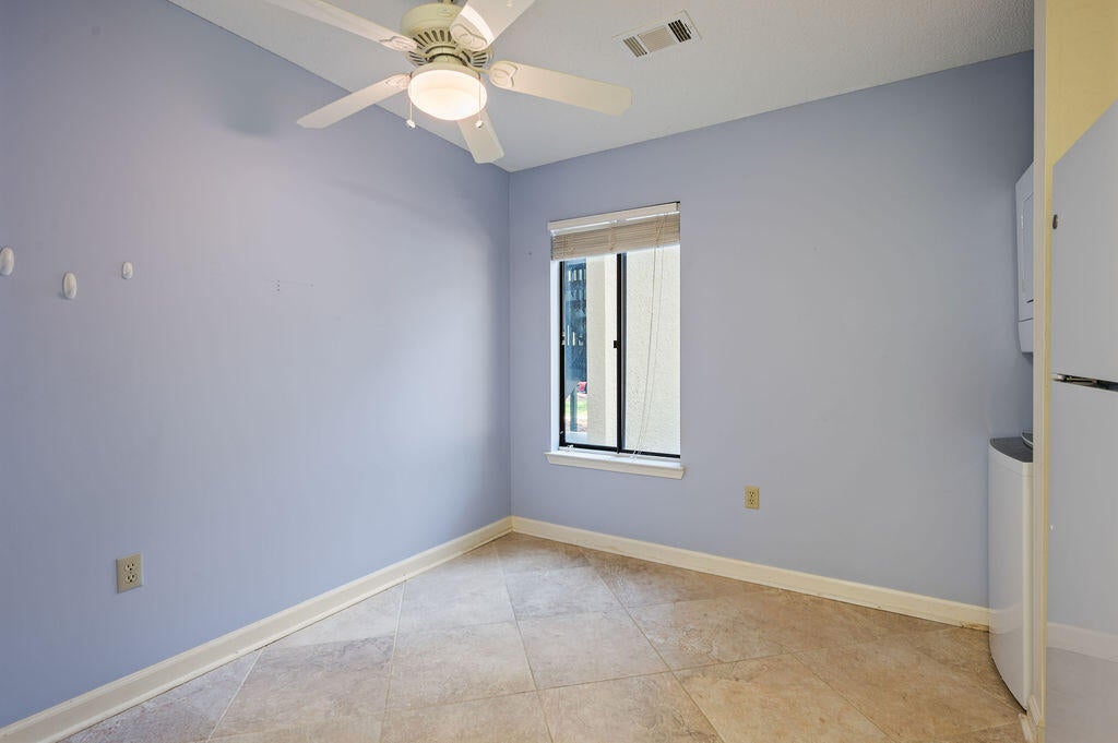 LAKESIDE CONDO AT BLUEWATER BAY - Residential