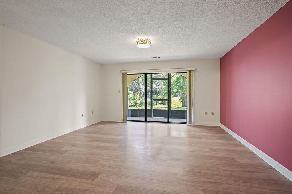 LAKESIDE CONDO AT BLUEWATER BAY - Residential