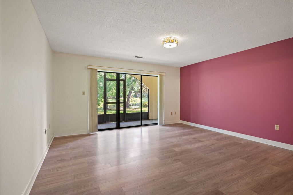 LAKESIDE CONDO AT BLUEWATER BAY - Residential