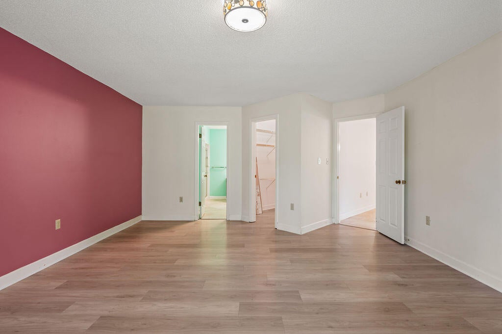 LAKESIDE CONDO AT BLUEWATER BAY - Residential