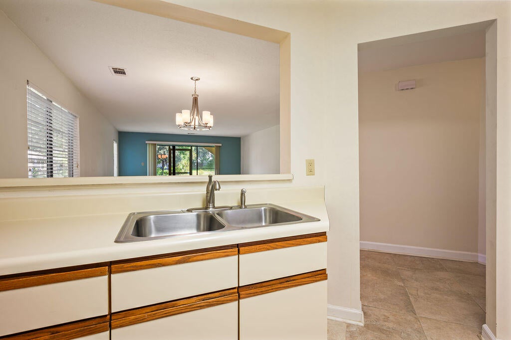 LAKESIDE CONDO AT BLUEWATER BAY - Residential