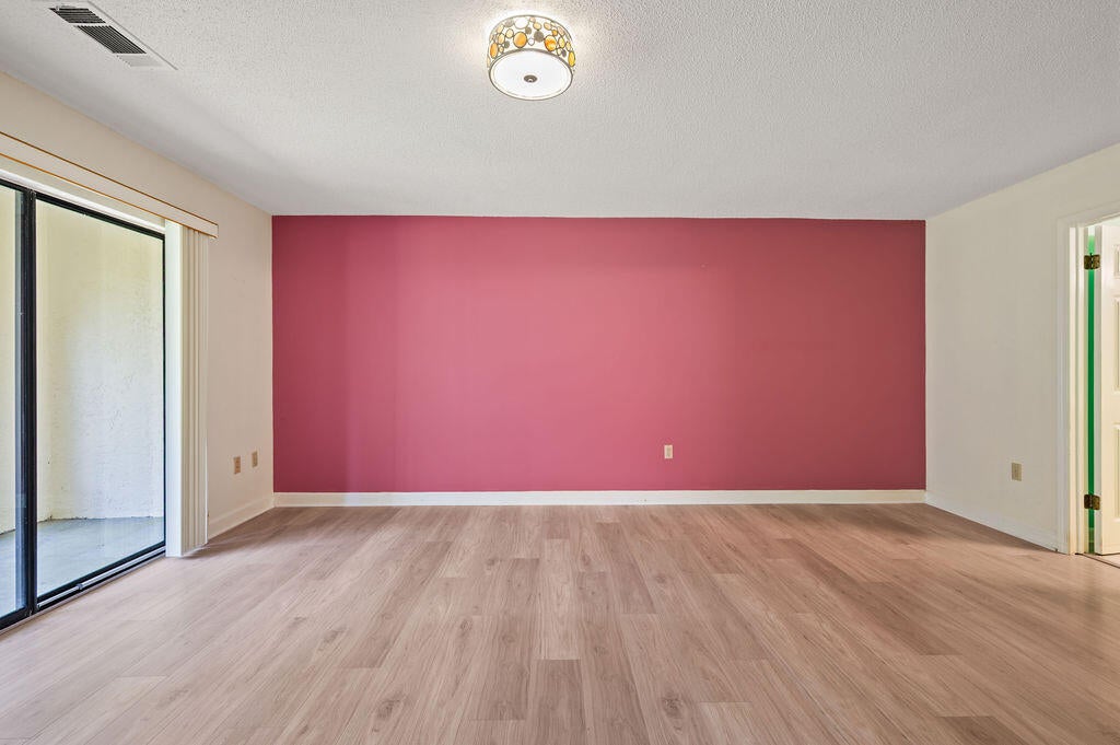 LAKESIDE CONDO AT BLUEWATER BAY - Residential
